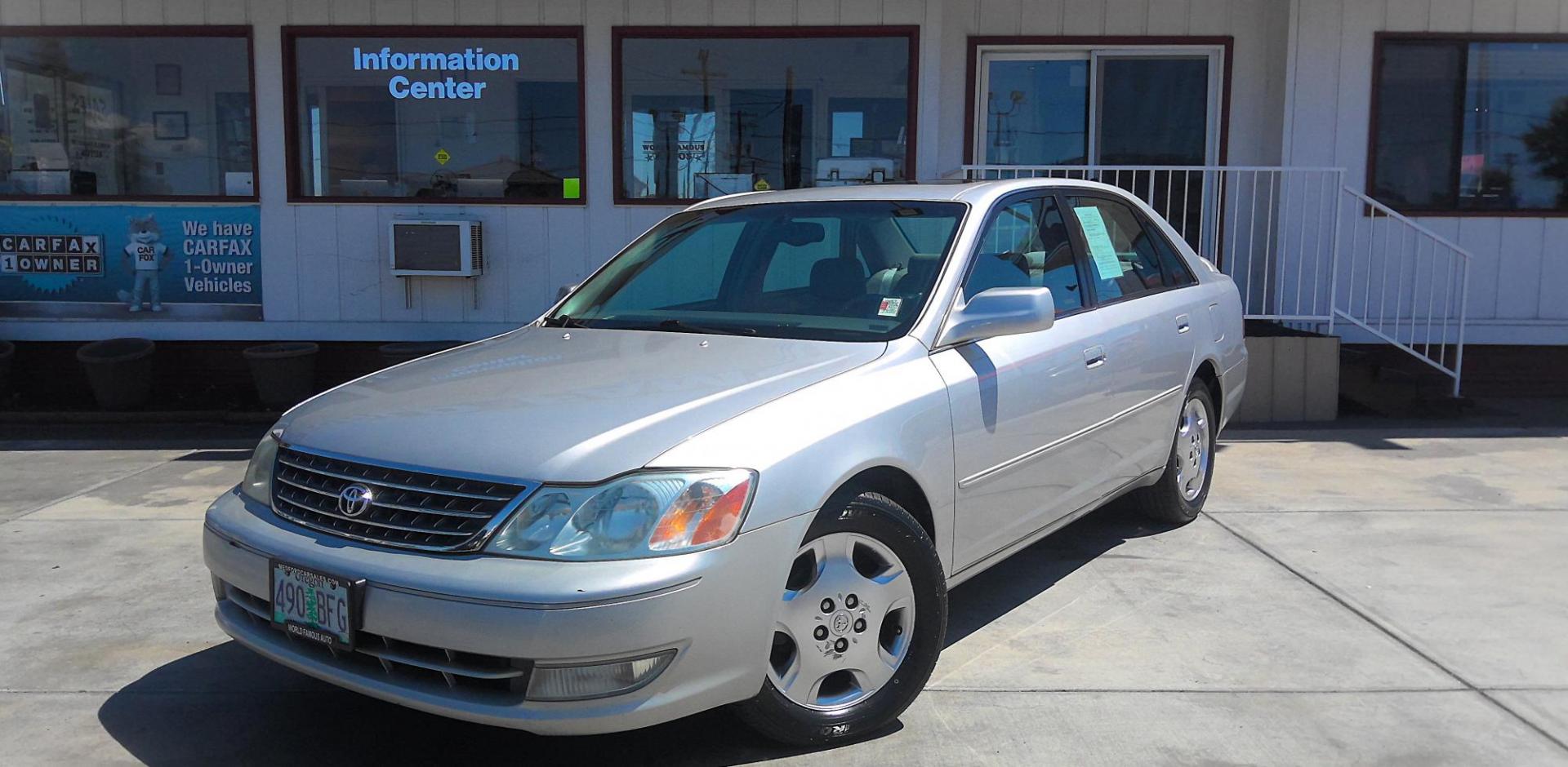 2004 SILVER Toyota Avalon XL (4T1BF28BX4U) with an 3.0L V6 DOHC 24V engine, 4-Speed Automatic Overdrive transmission, located at 502 S. Riverside Avenue, Medford, OR, 97501, (541) 773-3136, 42.322803, -122.867477 - Photo#1