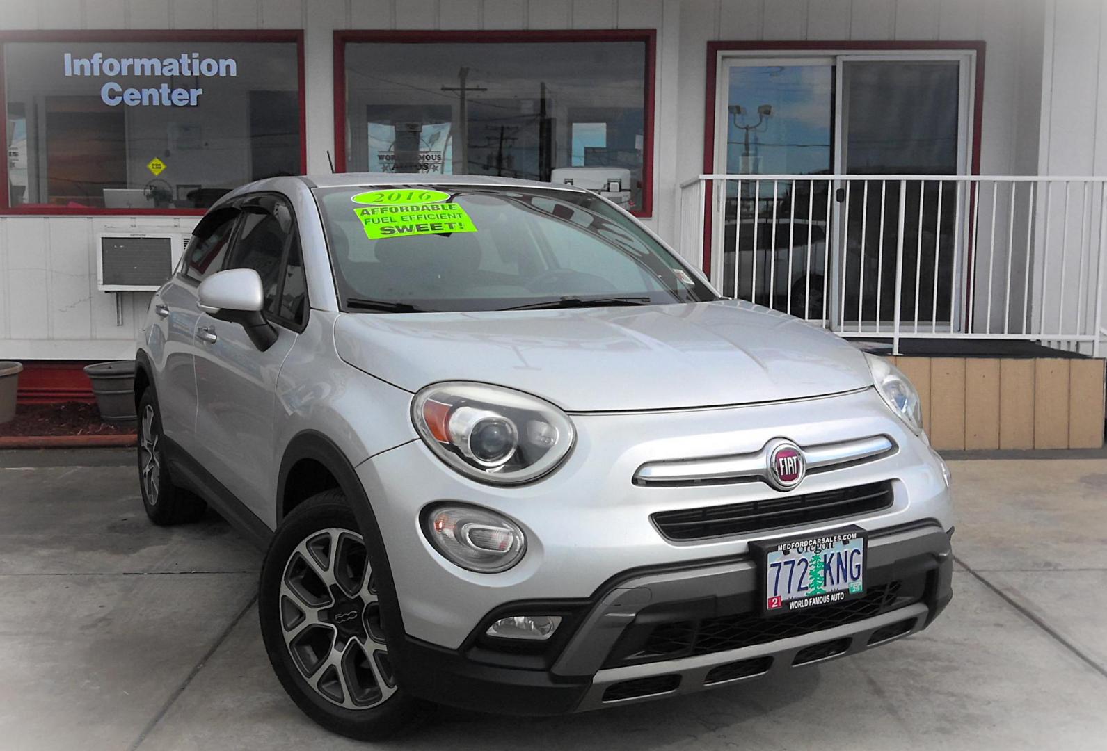 2016 SILVER Fiat 500x Lounge (ZFBCFXCT9GP) with an 2.4L L4 engine, 9-Speed Automatic transmission, located at 502 S. Riverside Avenue, Medford, OR, 97501, (541) 773-3136, 42.322803, -122.867477 - Photo#1