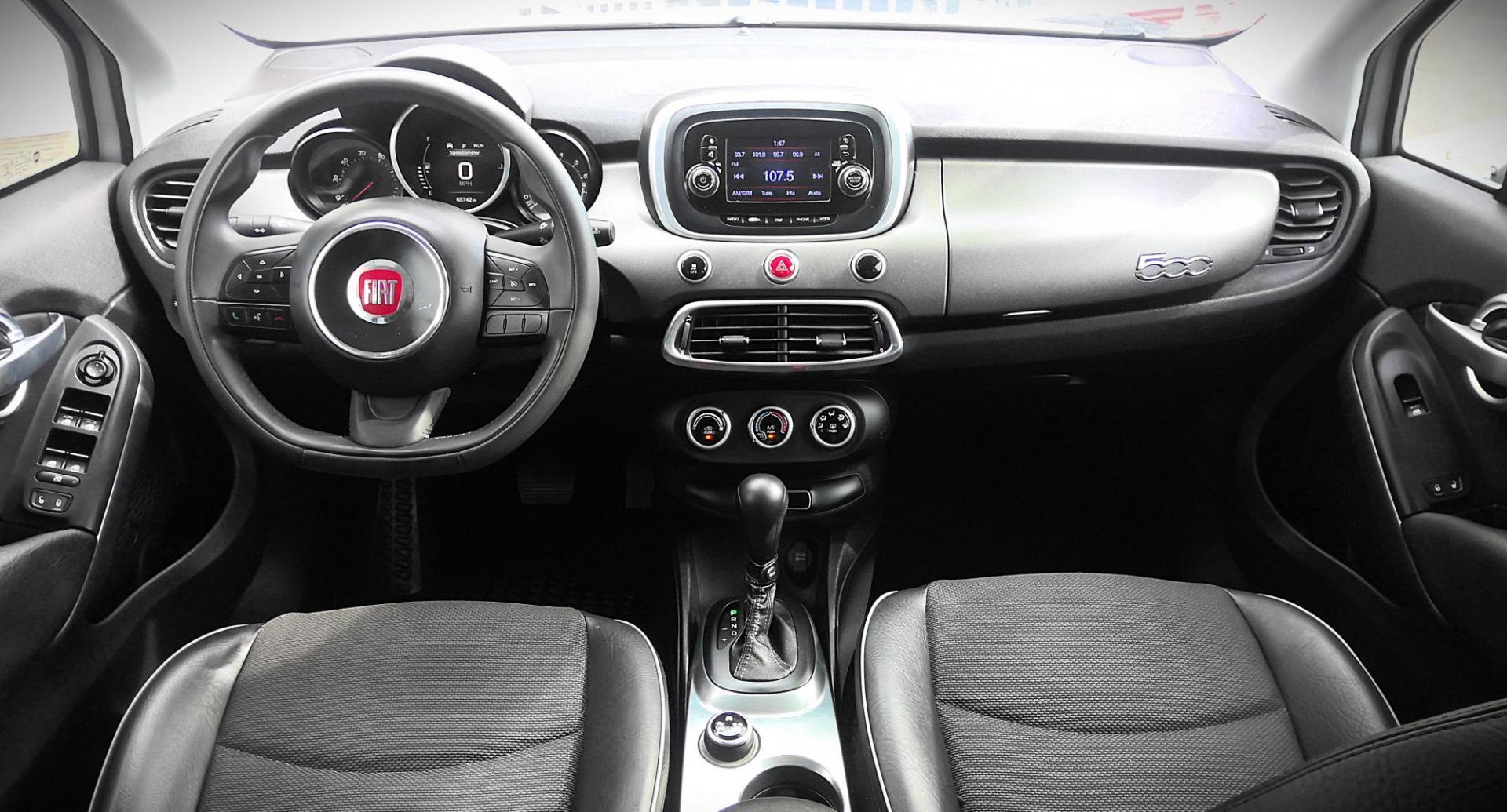 2016 SILVER Fiat 500x Lounge (ZFBCFXCT9GP) with an 2.4L L4 engine, 9-Speed Automatic transmission, located at 502 S. Riverside Avenue, Medford, OR, 97501, (541) 773-3136, 42.322803, -122.867477 - Photo#7
