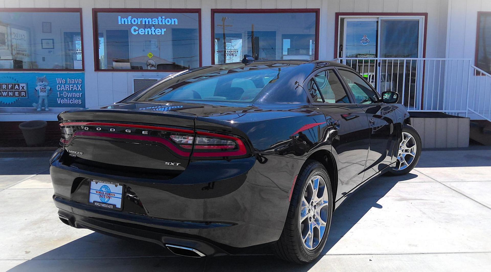 2017 BLACK Dodge Charger SXT AWD (2C3CDXJG1HH) with an 3.6L V6 DOHC 24V engine, 8A transmission, located at 502 S. Riverside Avenue, Medford, OR, 97501, (541) 773-3136, 42.322803, -122.867477 - Photo#2