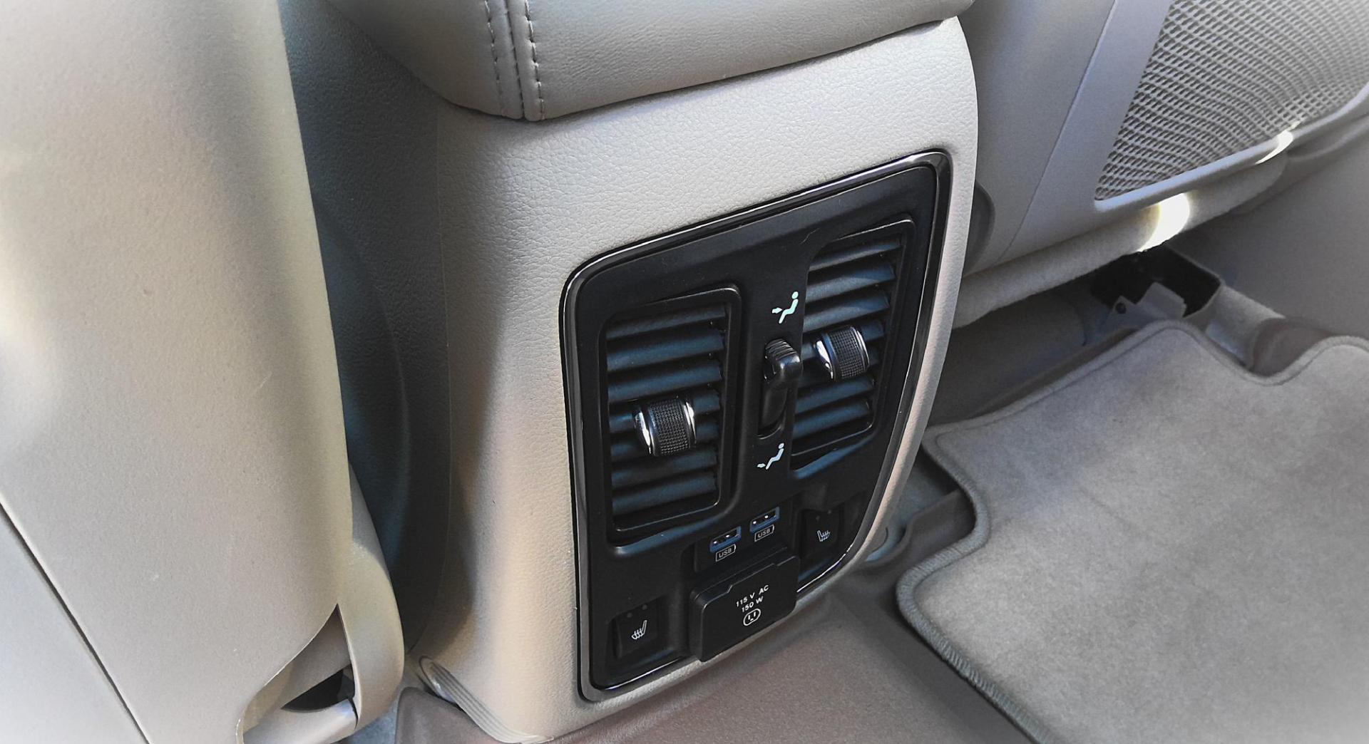 2014 GRAY Jeep Grand Cherokee Overland 4WD (1C4RJFCM3EC) with an 3.0L V6 DOHC 24V DIESEL engine, 5-Speed Automatic transmission, located at 502 S. Riverside Avenue, Medford, OR, 97501, (541) 773-3136, 42.322803, -122.867477 - Photo#8