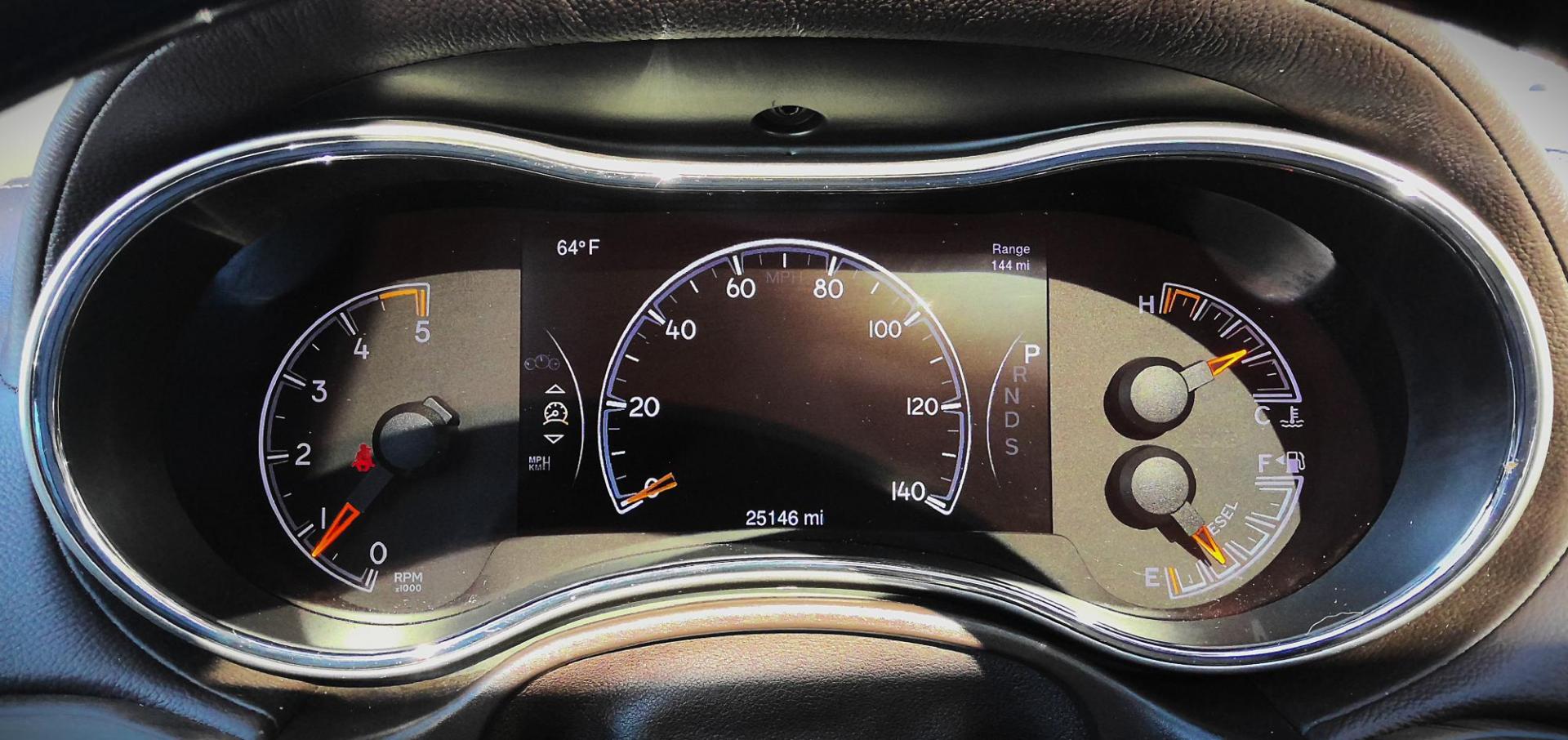 2014 GRAY Jeep Grand Cherokee Overland 4WD (1C4RJFCM3EC) with an 3.0L V6 DOHC 24V DIESEL engine, 5-Speed Automatic transmission, located at 502 S. Riverside Avenue, Medford, OR, 97501, (541) 773-3136, 42.322803, -122.867477 - Photo#15