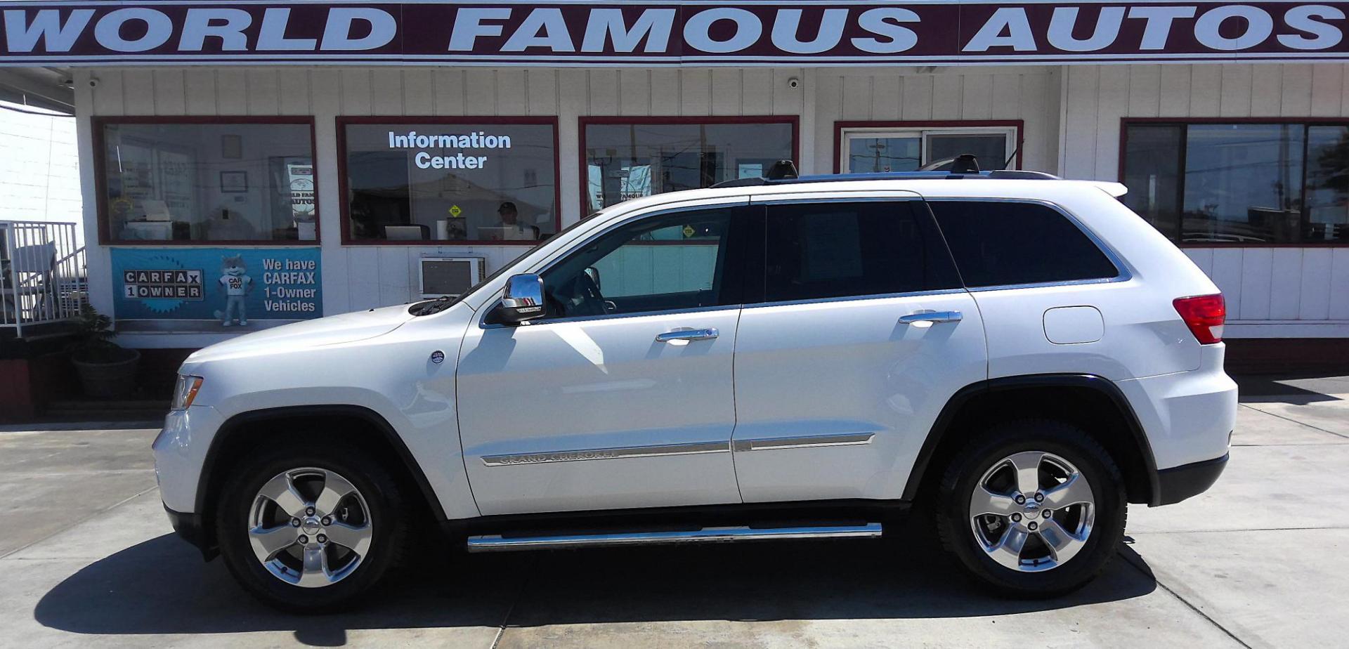 2012 WHITE Jeep Grand Cherokee Limited 4WD (1C4RJFBT8CC) with an 5.7L V8 OHV 16V engine, 5-Speed Automatic transmission, located at 502 S. Riverside Avenue, Medford, OR, 97501, (541) 773-3136, 42.322803, -122.867477 - Photo#0