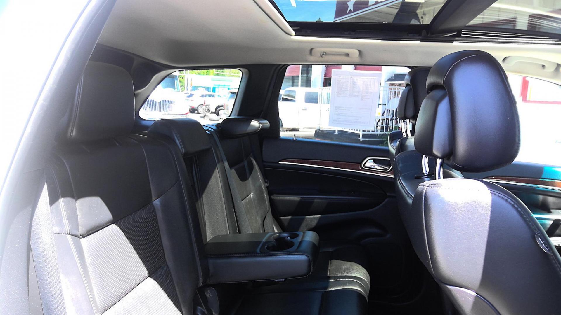 2012 WHITE Jeep Grand Cherokee Limited 4WD (1C4RJFBT8CC) with an 5.7L V8 OHV 16V engine, 5-Speed Automatic transmission, located at 502 S. Riverside Avenue, Medford, OR, 97501, (541) 773-3136, 42.322803, -122.867477 - Photo#7