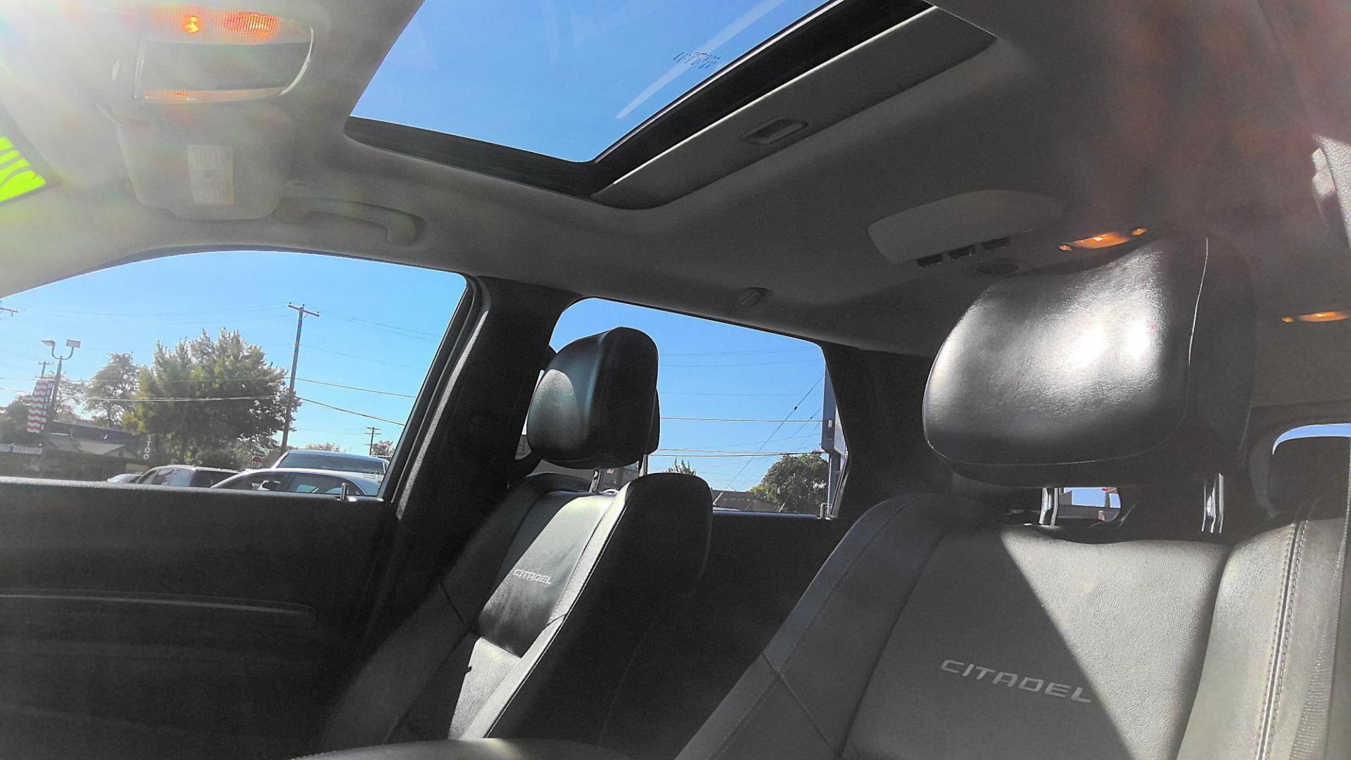2018 WHITE Dodge Durango Citadel AWD (1C4RDJEGXJC) with an 3.6L V6 DOHC 24V engine, 8A transmission, located at 502 S. Riverside Avenue, Medford, OR, 97501, (541) 773-3136, 42.322803, -122.867477 - Photo#13
