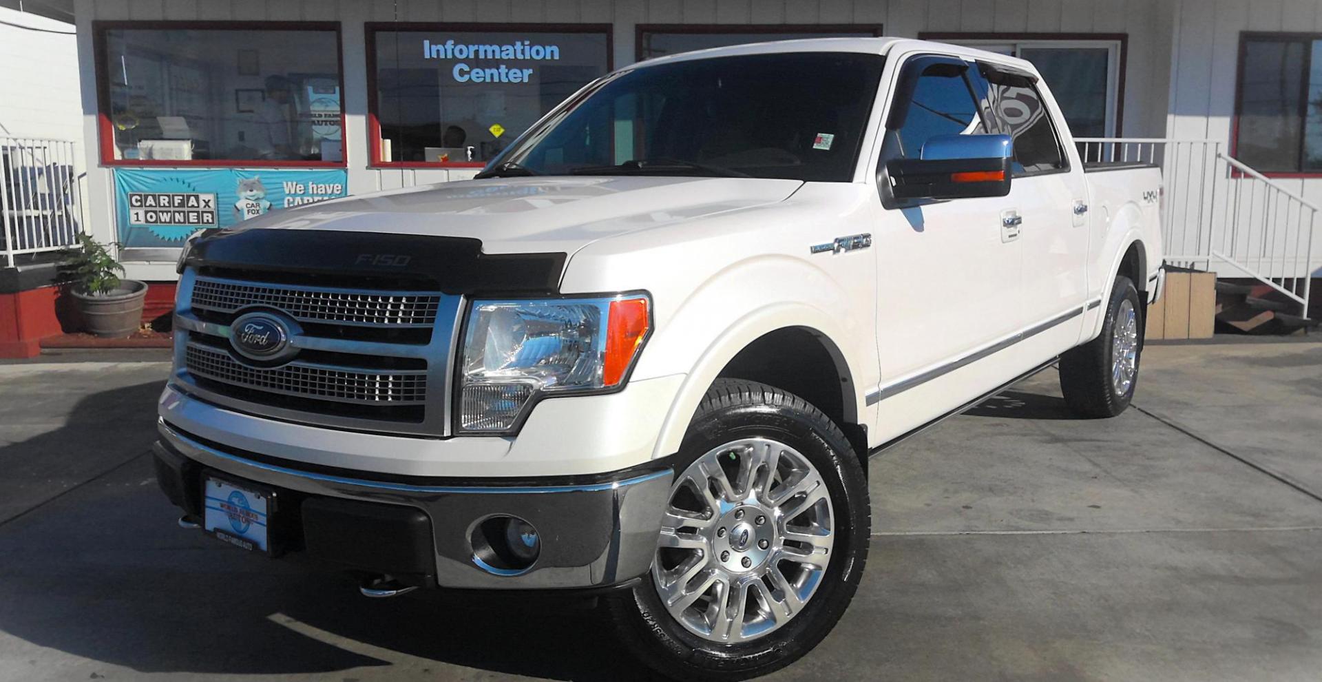 2010 WHITE Ford F-150 Lariat SuperCrew 5.5-ft. Bed 4WD (1FTFW1EV3AF) with an 5.4L V8 SOHC 24V FFV engine, 4-Speed Automatic transmission, located at 502 S. Riverside Avenue, Medford, OR, 97501, (541) 773-3136, 42.322803, -122.867477 - Photo#1