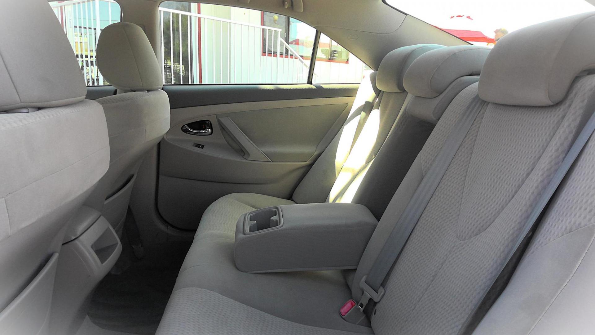 2011 WHITE Toyota Camry SE 6-Spd MT (4T1BF3EK6BU) with an 2.5L L4 DOHC 16V engine, 6-Speed Manual transmission, located at 502 S. Riverside Avenue, Medford, OR, 97501, (541) 773-3136, 42.322803, -122.867477 - Photo#5