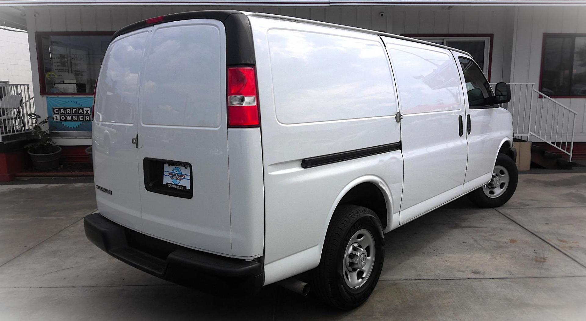 2020 WHITE Chevrolet Express 2500 Cargo (1GCWGAFP5L1) with an 4.3L V6 engine, 6A transmission, located at 502 S. Riverside Avenue, Medford, OR, 97501, (541) 773-3136, 42.322803, -122.867477 - Photo#3