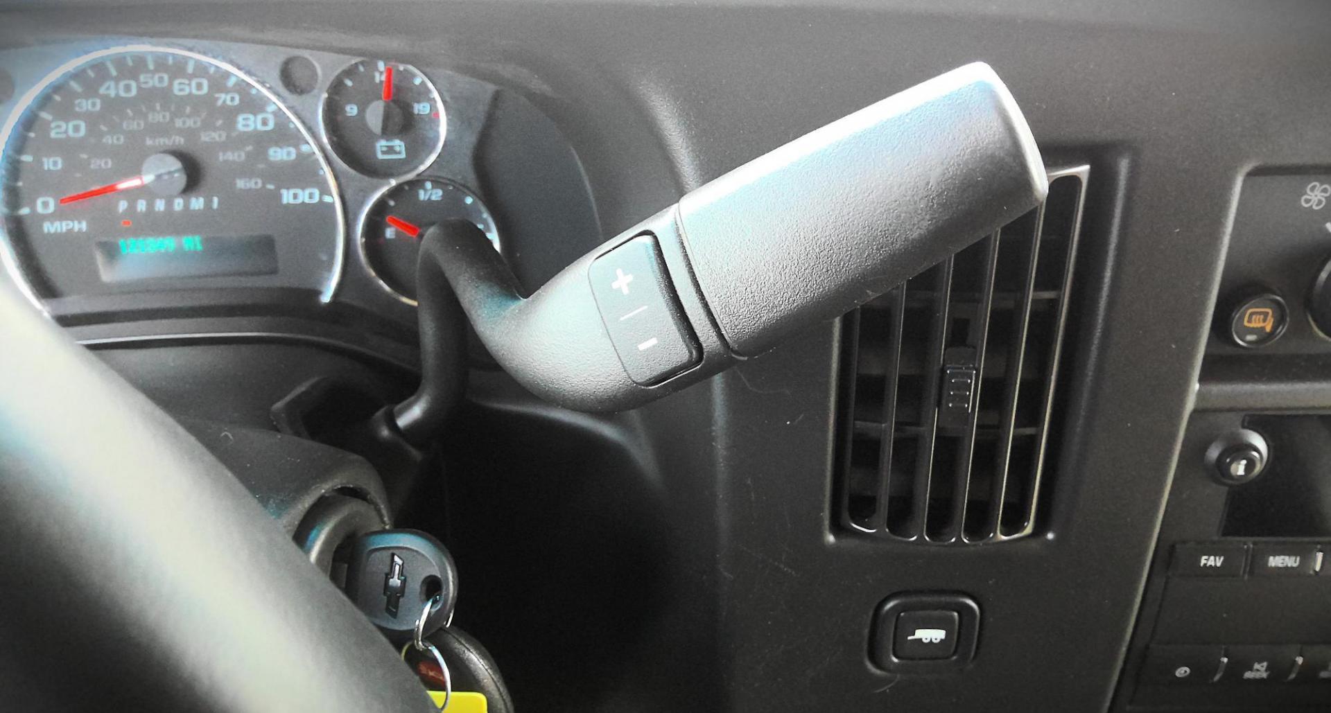 2020 WHITE Chevrolet Express 2500 Cargo (1GCWGAFP5L1) with an 4.3L V6 engine, 6A transmission, located at 502 S. Riverside Avenue, Medford, OR, 97501, (541) 773-3136, 42.322803, -122.867477 - Photo#18