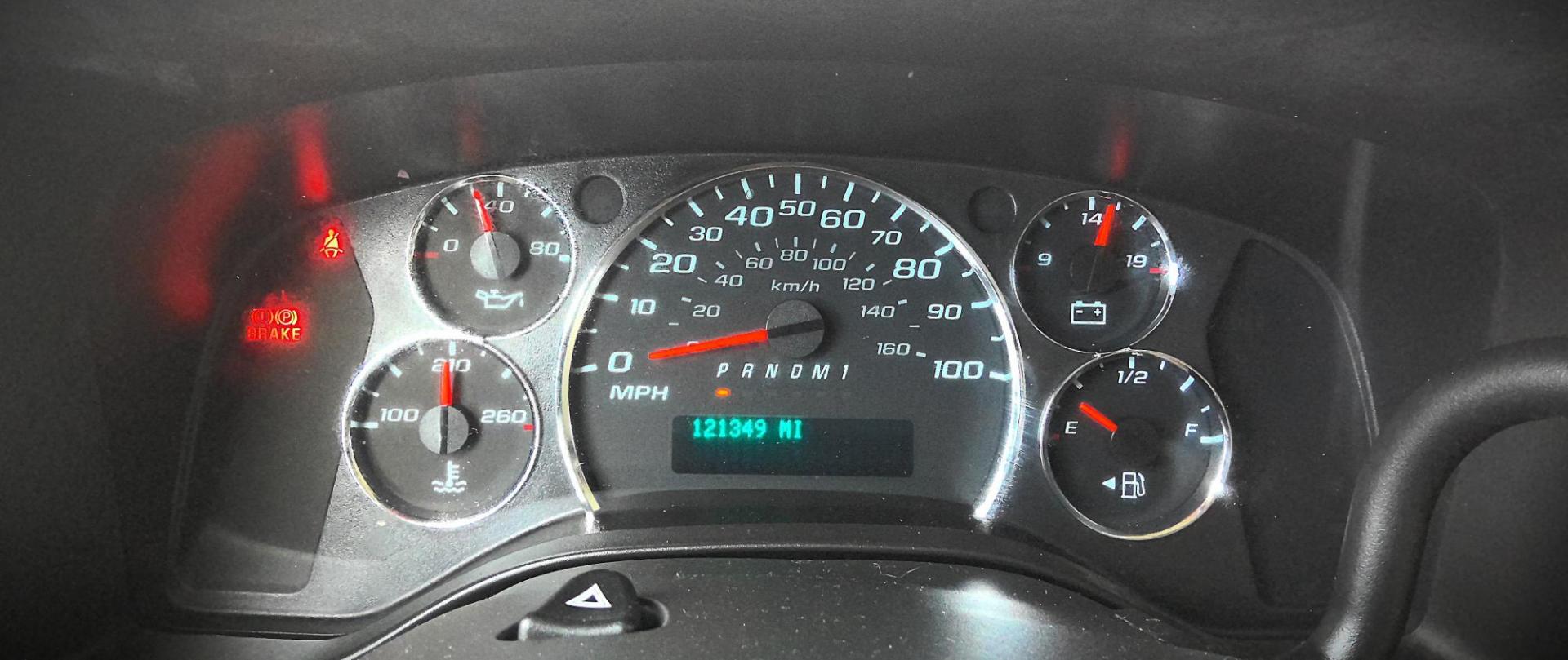 2020 WHITE Chevrolet Express 2500 Cargo (1GCWGAFP5L1) with an 4.3L V6 engine, 6A transmission, located at 502 S. Riverside Avenue, Medford, OR, 97501, (541) 773-3136, 42.322803, -122.867477 - Photo#20