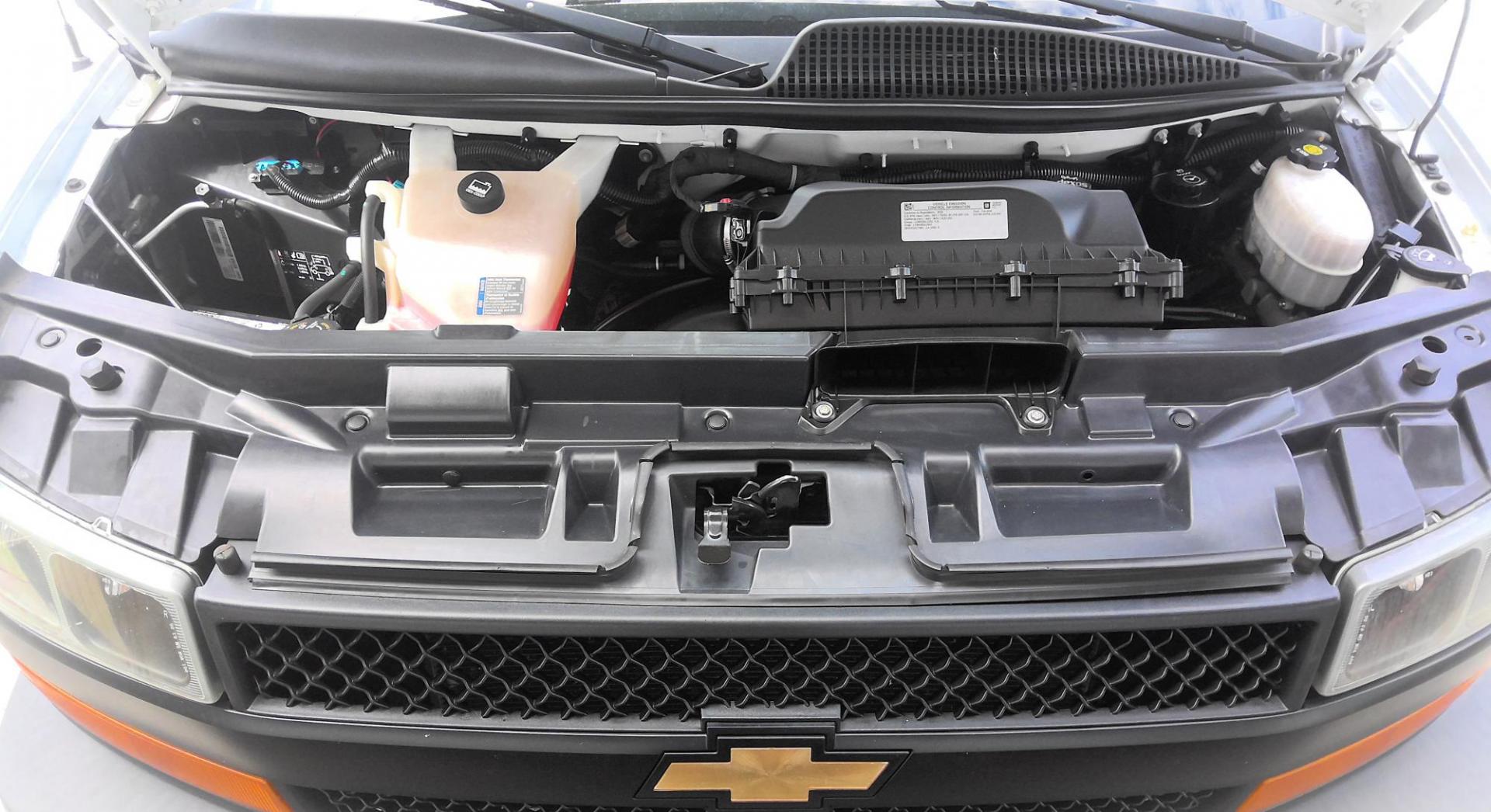 2020 WHITE Chevrolet Express 2500 Cargo (1GCWGAFP5L1) with an 4.3L V6 engine, 6A transmission, located at 502 S. Riverside Avenue, Medford, OR, 97501, (541) 773-3136, 42.322803, -122.867477 - Photo#21