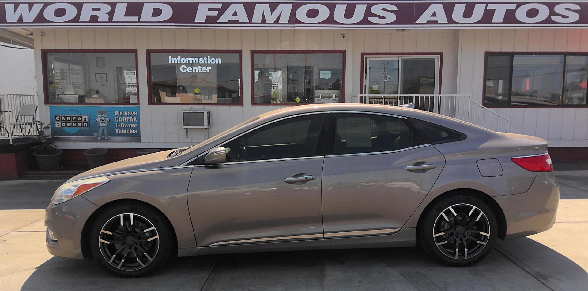 2013 GRAY Hyundai Azera 3.3L (KMHFG4JG6DA) with an 3.3L V6 DOHC 24V engine, 6-Speed Automatic transmission, located at 502 S. Riverside Avenue, Medford, OR, 97501, (541) 773-3136, 42.322803, -122.867477 - Photo#0
