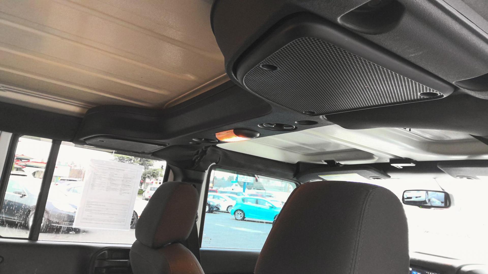 2016 WHITE Jeep Wrangler Unlimited Sport 4WD (1C4BJWDG0GL) with an 3.6L V6 DOHC 24V FFV engine, located at 502 S. Riverside Avenue, Medford, OR, 97501, (541) 773-3136, 42.322803, -122.867477 - Photo#7