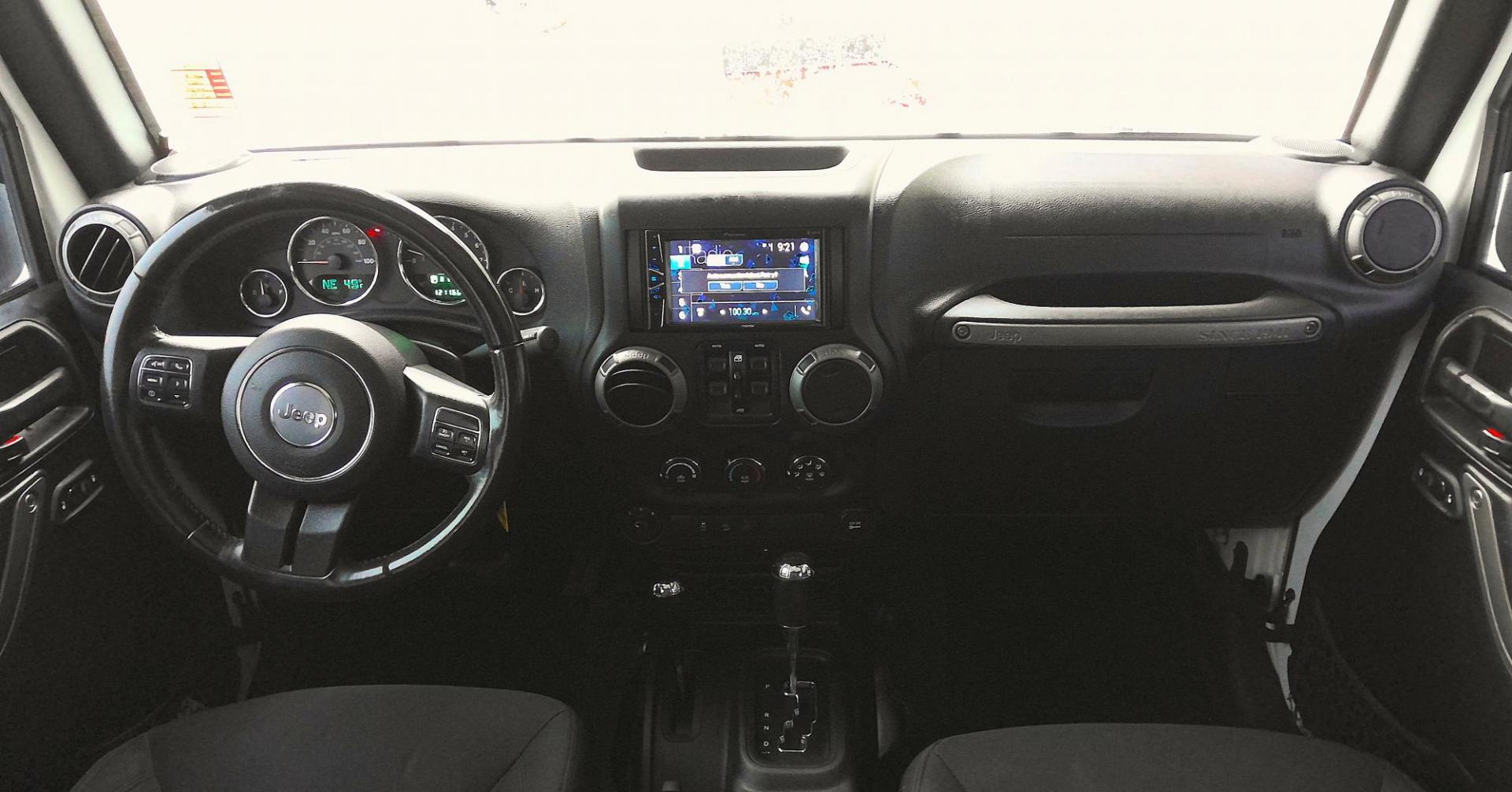 2016 WHITE Jeep Wrangler Unlimited Sport 4WD (1C4BJWDG0GL) with an 3.6L V6 DOHC 24V FFV engine, located at 502 S. Riverside Avenue, Medford, OR, 97501, (541) 773-3136, 42.322803, -122.867477 - Photo#10