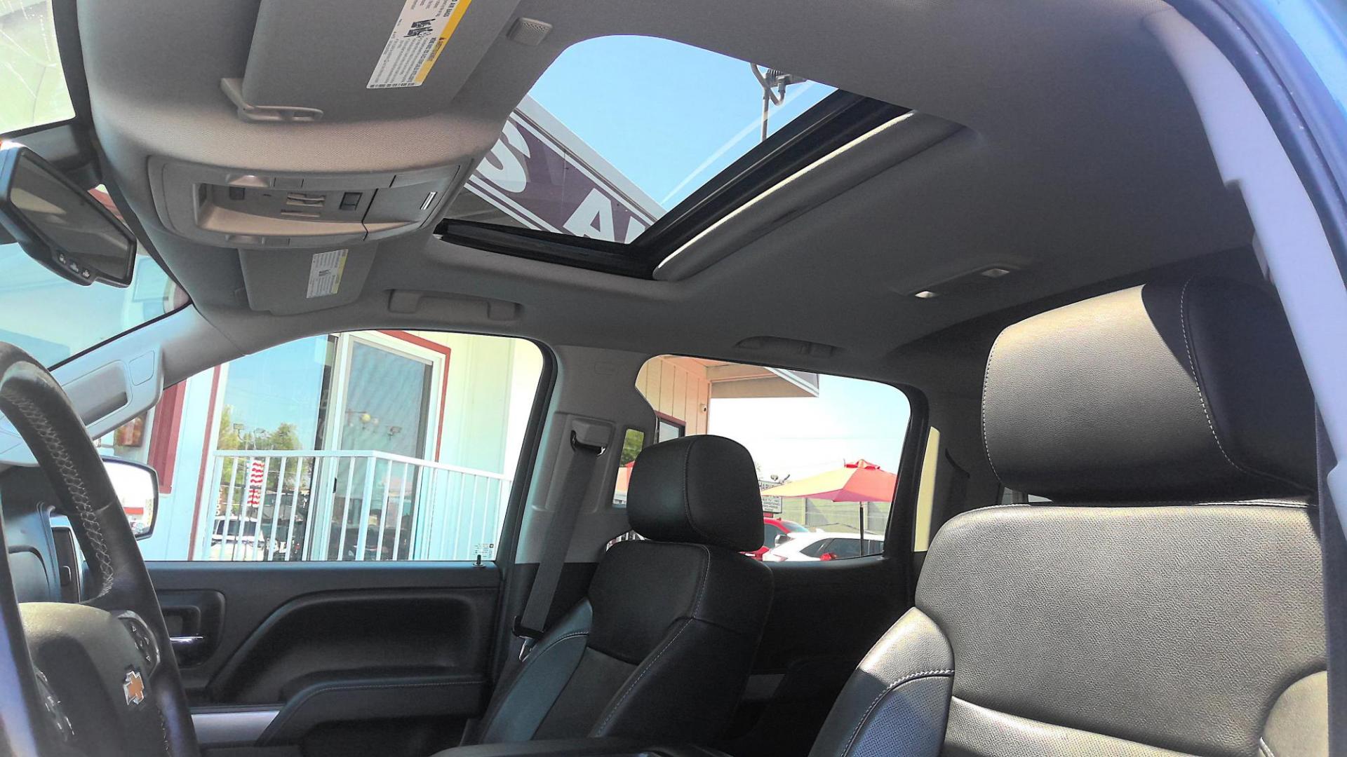 2014 BLUE Chevrolet Silverado 1500 1LZ Crew Cab 4WD (3GCUKSECXEG) with an 5.3L V8 OHV 16V engine, 6-Speed Automatic transmission, located at 502 S. Riverside Avenue, Medford, OR, 97501, (541) 773-3136, 42.322803, -122.867477 - Photo#6