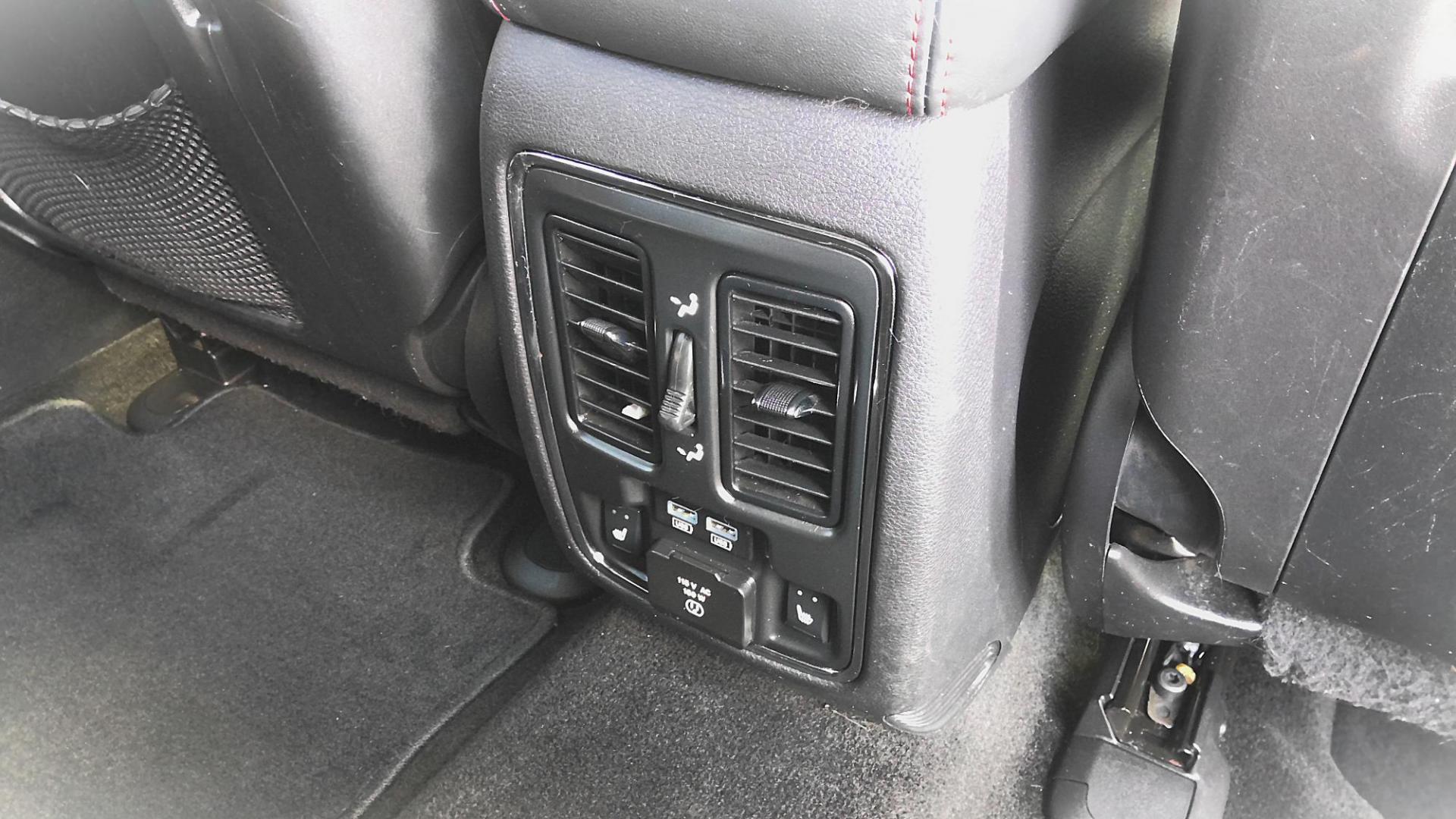 2014 WHITE Dodge Durango R/T AWD (1C4SDJCT6EC) with an 5.7L V8 OHV 16V engine, 8-Speed Automatic transmission, located at 502 S. Riverside Avenue, Medford, OR, 97501, (541) 773-3136, 42.322803, -122.867477 - Photo#8