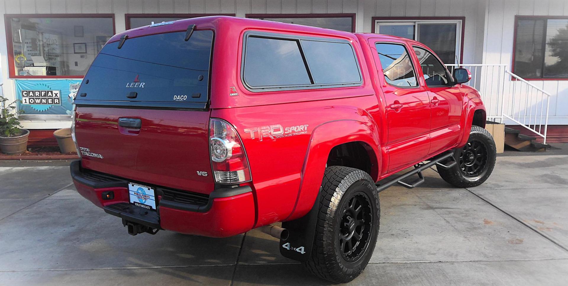 2015 RED Toyota Tacoma Double Cab V6 6MT 4WD (3TMLU4EN5FM) with an 4.0L V6 DOHC 24V engine, 6-Speed Manual transmission, located at 502 S. Riverside Avenue, Medford, OR, 97501, (541) 773-3136, 42.322803, -122.867477 - Photo#2