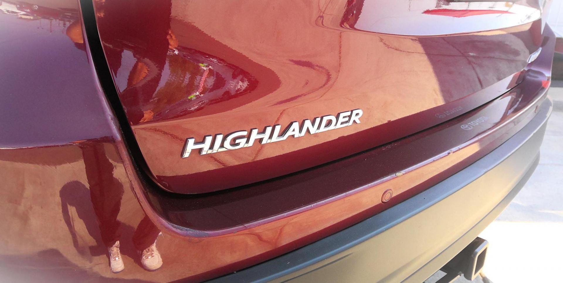 2014 RED Toyota Highlander Limited AWD V6 (5TDDKRFH7ES) with an 3.5L V6 DOHC 24V engine, 6-Speed Automatic transmission, located at 502 S. Riverside Avenue, Medford, OR, 97501, (541) 773-3136, 42.322803, -122.867477 - Photo#3