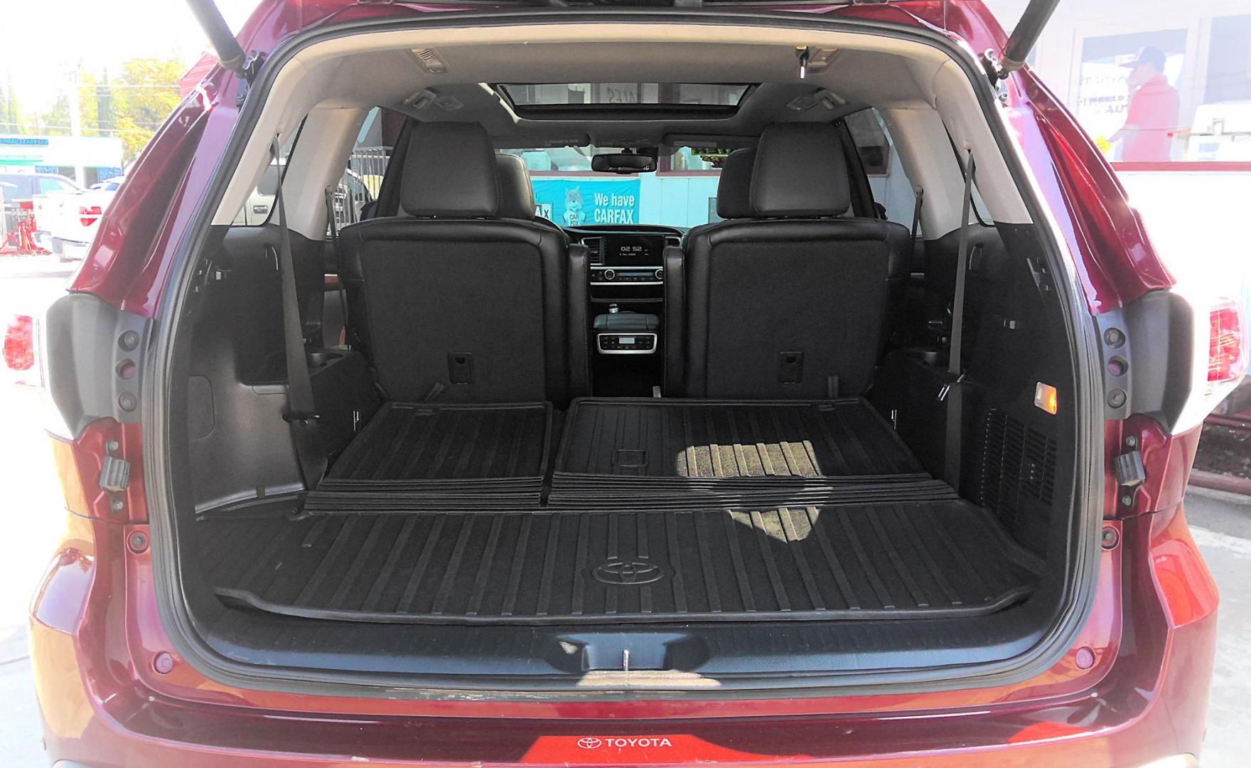 2014 RED Toyota Highlander Limited AWD V6 (5TDDKRFH7ES) with an 3.5L V6 DOHC 24V engine, 6-Speed Automatic transmission, located at 502 S. Riverside Avenue, Medford, OR, 97501, (541) 773-3136, 42.322803, -122.867477 - Photo#6