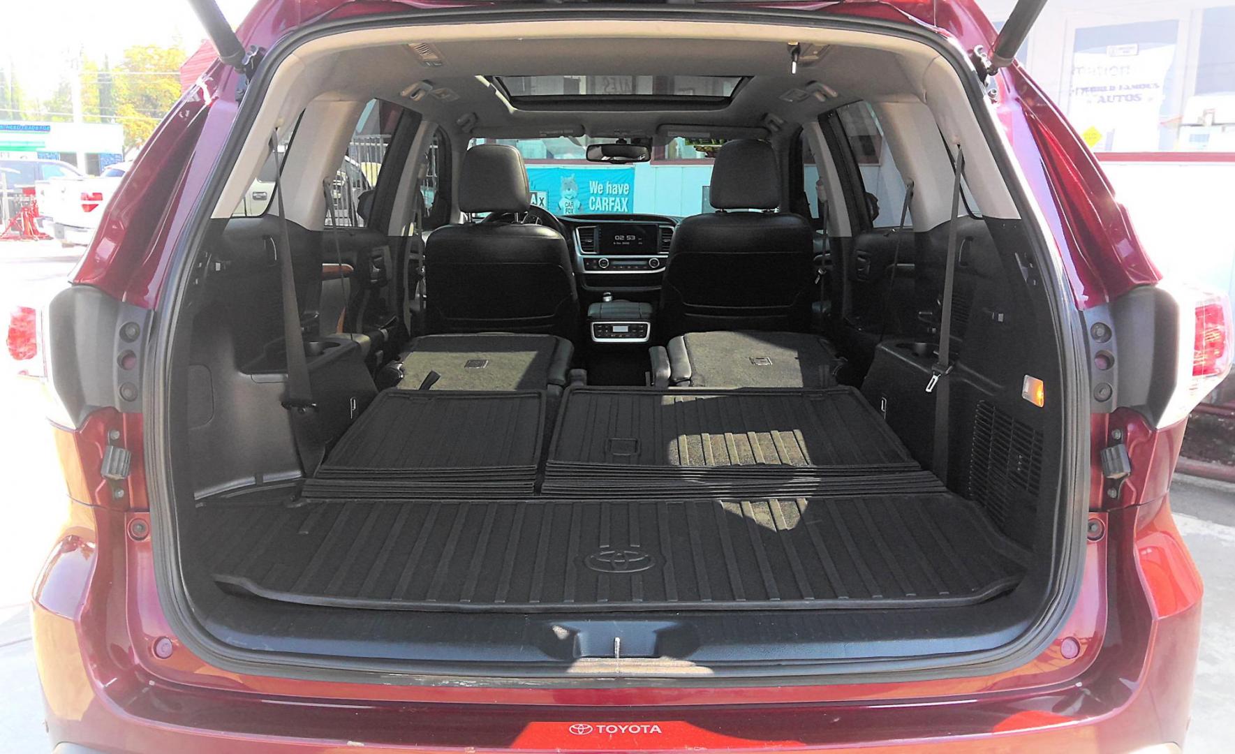2014 RED Toyota Highlander Limited AWD V6 (5TDDKRFH7ES) with an 3.5L V6 DOHC 24V engine, 6-Speed Automatic transmission, located at 502 S. Riverside Avenue, Medford, OR, 97501, (541) 773-3136, 42.322803, -122.867477 - Photo#7