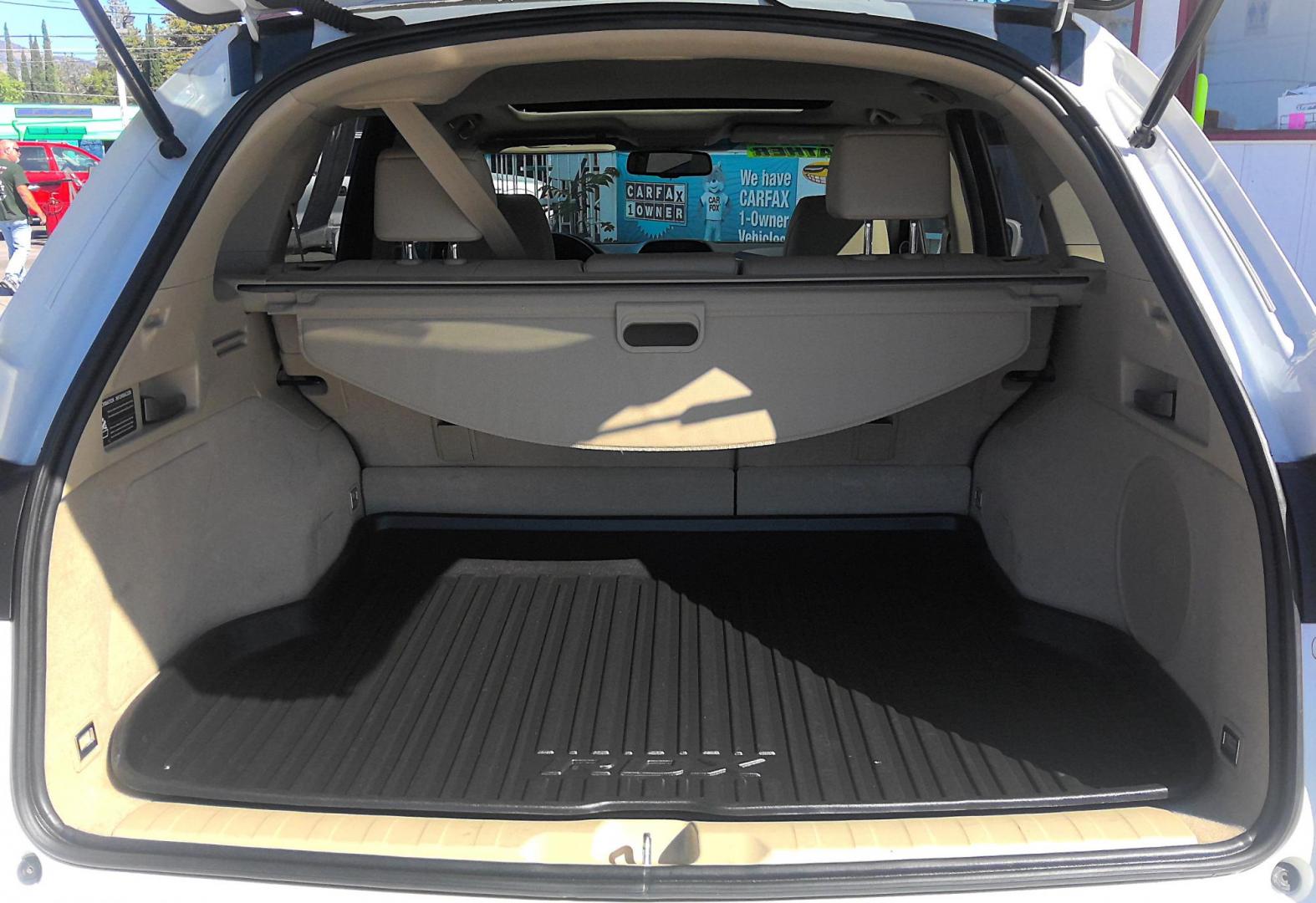 2015 WHITE Acura RDX 6-Spd AT (5J8TB3H33FL) with an 2.3L L4 DOHC 16V engine, 6-Speed Automatic transmission, located at 502 S. Riverside Avenue, Medford, OR, 97501, (541) 773-3136, 42.322803, -122.867477 - Photo#4