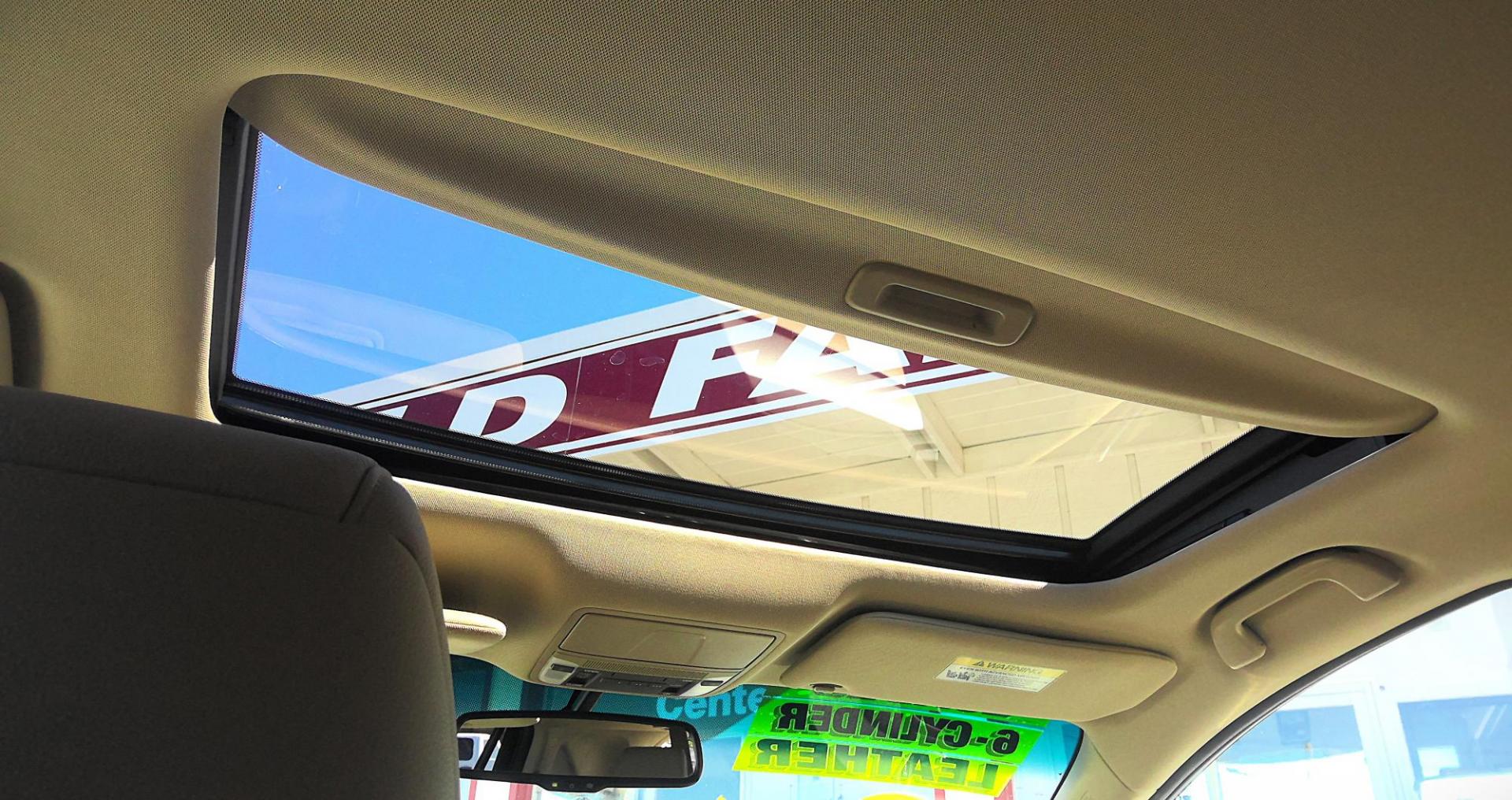 2015 WHITE Acura RDX 6-Spd AT (5J8TB3H33FL) with an 2.3L L4 DOHC 16V engine, 6-Speed Automatic transmission, located at 502 S. Riverside Avenue, Medford, OR, 97501, (541) 773-3136, 42.322803, -122.867477 - Photo#7