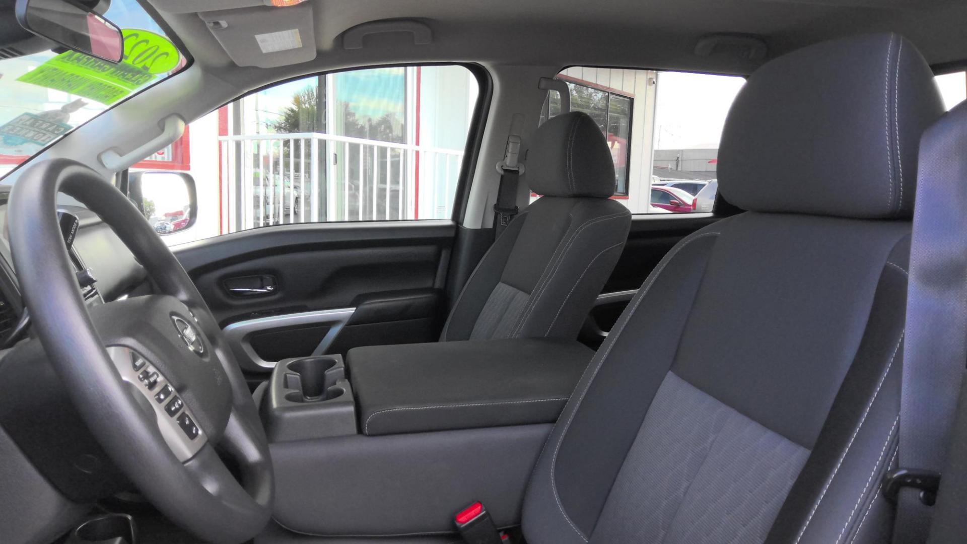 2022 BLUE Nissan Titan S Crew Cab 4WD (1N6AA1EC4NN) with an 5.6L V8 DOHC 32V engine, 9A transmission, located at 502 S. Riverside Avenue, Medford, OR, 97501, (541) 773-3136, 42.322803, -122.867477 - Photo#9