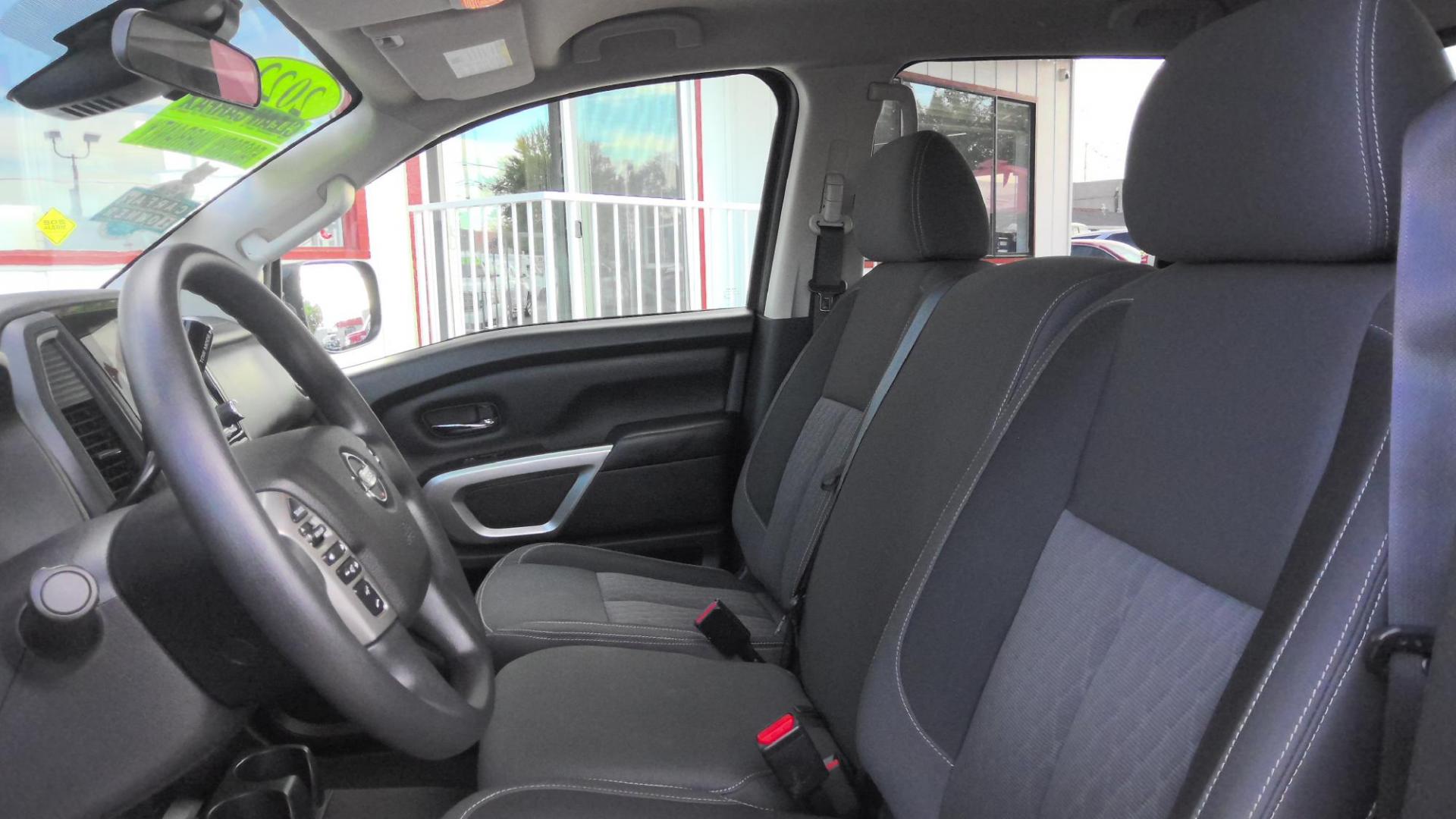 2022 BLUE Nissan Titan S Crew Cab 4WD (1N6AA1EC4NN) with an 5.6L V8 DOHC 32V engine, 9A transmission, located at 502 S. Riverside Avenue, Medford, OR, 97501, (541) 773-3136, 42.322803, -122.867477 - Photo#10