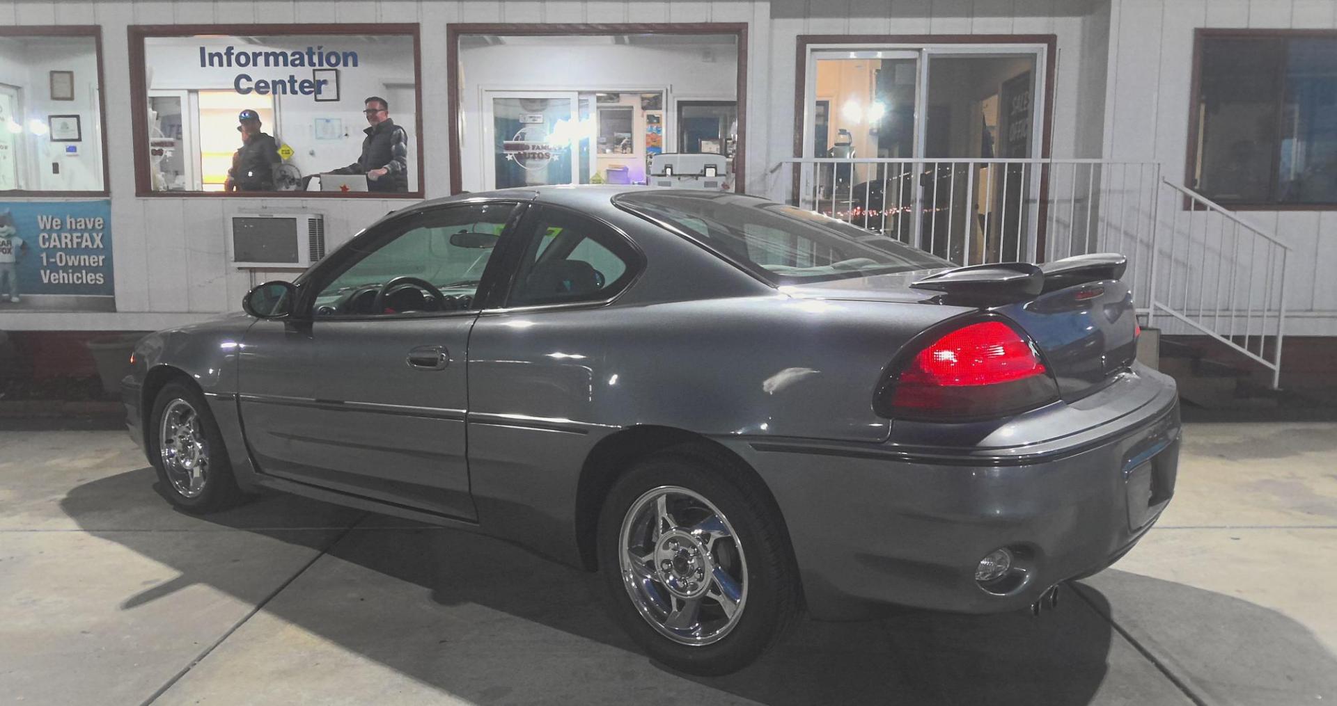 2005 GRAY Pontiac Grand AM GT coupe (1G2NW12E15M) with an 3.4L V6 OHV 12V engine, 4-Speed Automatic Overdrive transmission, located at 502 S. Riverside Avenue, Medford, OR, 97501, (541) 773-3136, 42.322803, -122.867477 - Photo#2