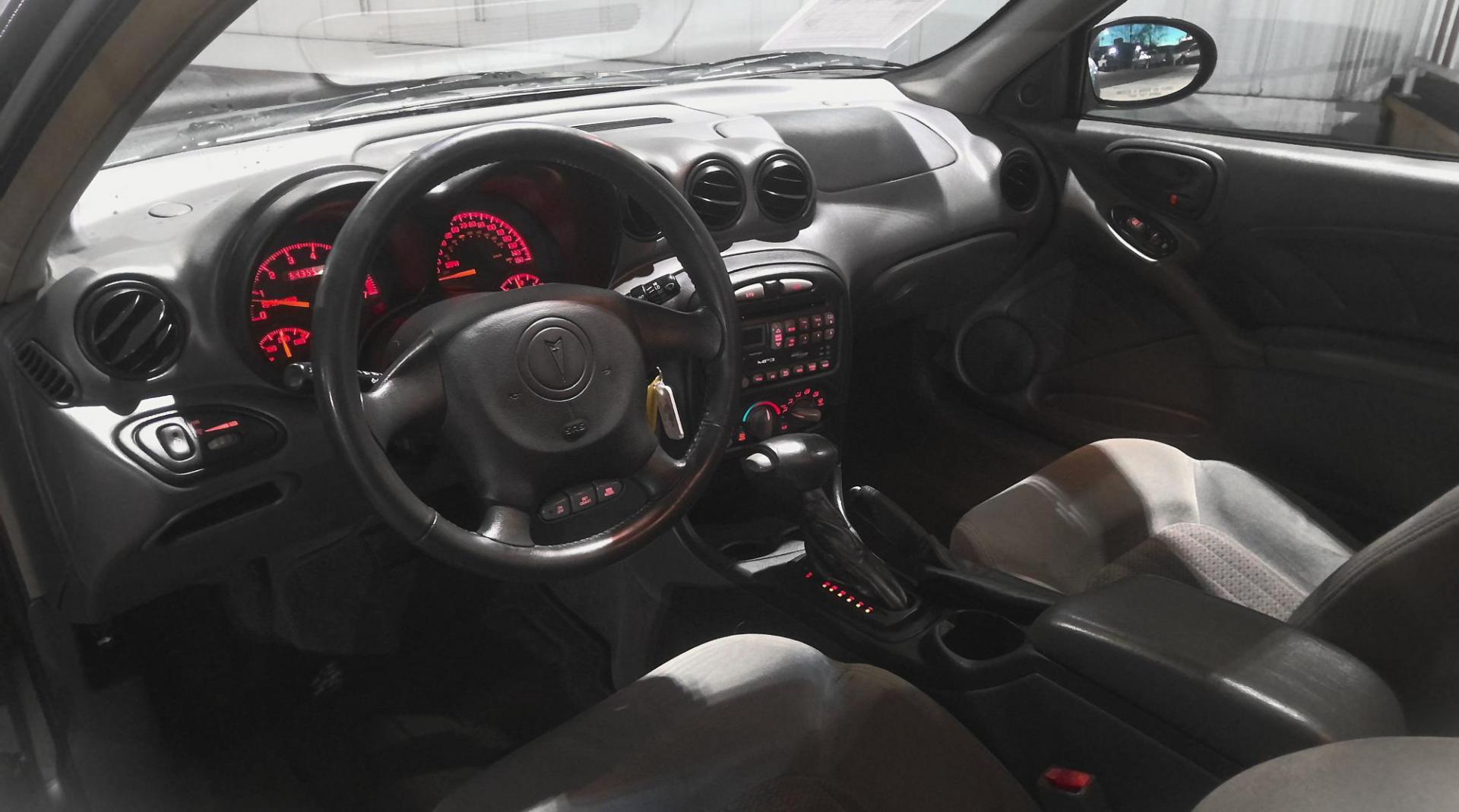 2005 GRAY Pontiac Grand AM GT coupe (1G2NW12E15M) with an 3.4L V6 OHV 12V engine, 4-Speed Automatic Overdrive transmission, located at 502 S. Riverside Avenue, Medford, OR, 97501, (541) 773-3136, 42.322803, -122.867477 - Photo#9