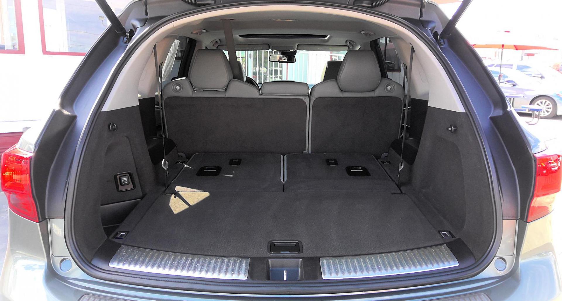 2014 GREEN Acura MDX SH-AWD 6-Spd AT w/Tech Package (5FRYD4H40EB) with an 3.5L V6 SOHC 24V engine, 6-Speed Automatic transmission, located at 502 S. Riverside Avenue, Medford, OR, 97501, (541) 773-3136, 42.322803, -122.867477 - Photo#4