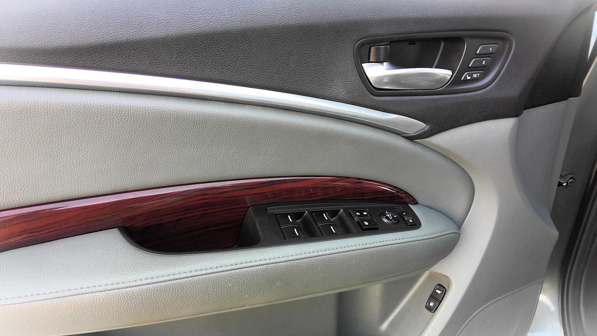 2014 GREEN Acura MDX SH-AWD 6-Spd AT w/Tech Package (5FRYD4H40EB) with an 3.5L V6 SOHC 24V engine, 6-Speed Automatic transmission, located at 502 S. Riverside Avenue, Medford, OR, 97501, (541) 773-3136, 42.322803, -122.867477 - Photo#15