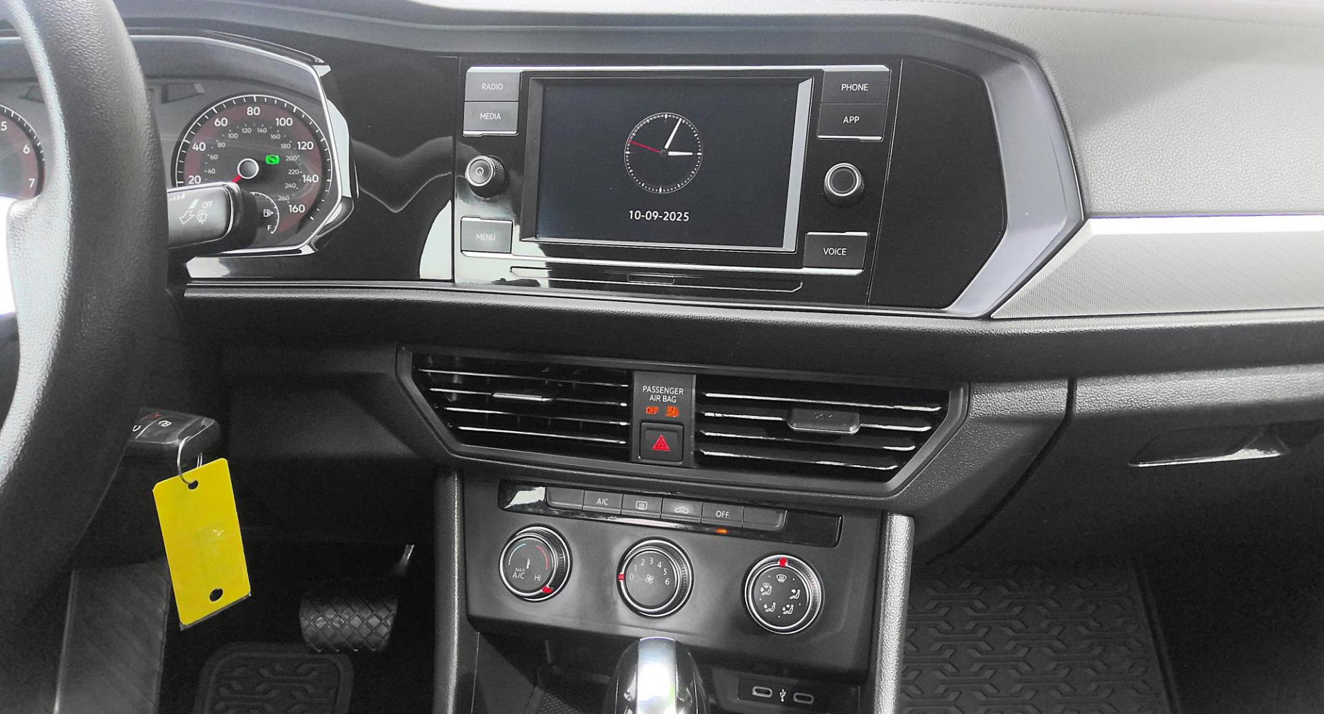 2020 BLACK Volkswagen Jetta 1.4T S 8A (3VWCB7BU1LM) with an 1.4L L4 DOHC 20V engine, 8A transmission, located at 502 S. Riverside Avenue, Medford, OR, 97501, (541) 773-3136, 42.322803, -122.867477 - Photo#8