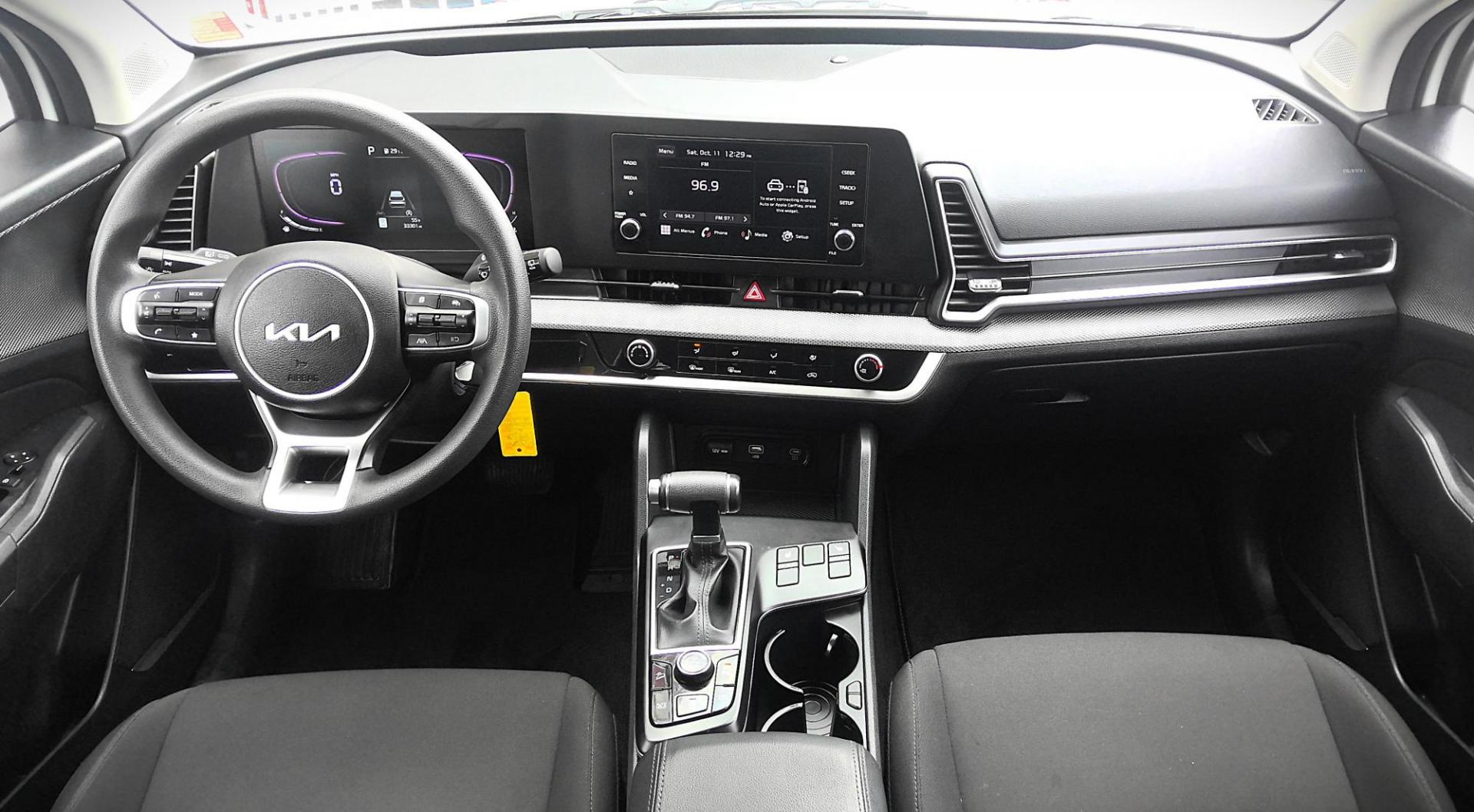2024 WHITE Kia Sportage LX AWD (KNDPUCDF0R7) with an 2.5L V6 DOHC 24V engine, 8A transmission, located at 502 S. Riverside Avenue, Medford, OR, 97501, (541) 773-3136, 42.322803, -122.867477 - Photo#10