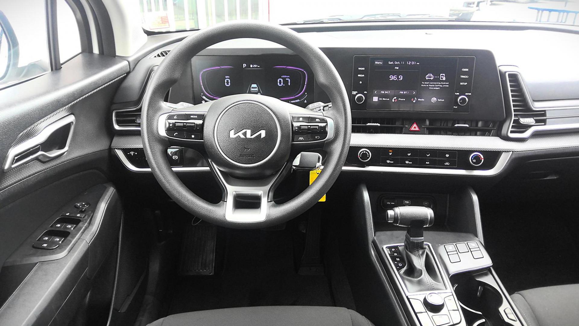 2024 WHITE Kia Sportage LX AWD (KNDPUCDF0R7) with an 2.5L V6 DOHC 24V engine, 8A transmission, located at 502 S. Riverside Avenue, Medford, OR, 97501, (541) 773-3136, 42.322803, -122.867477 - Photo#11