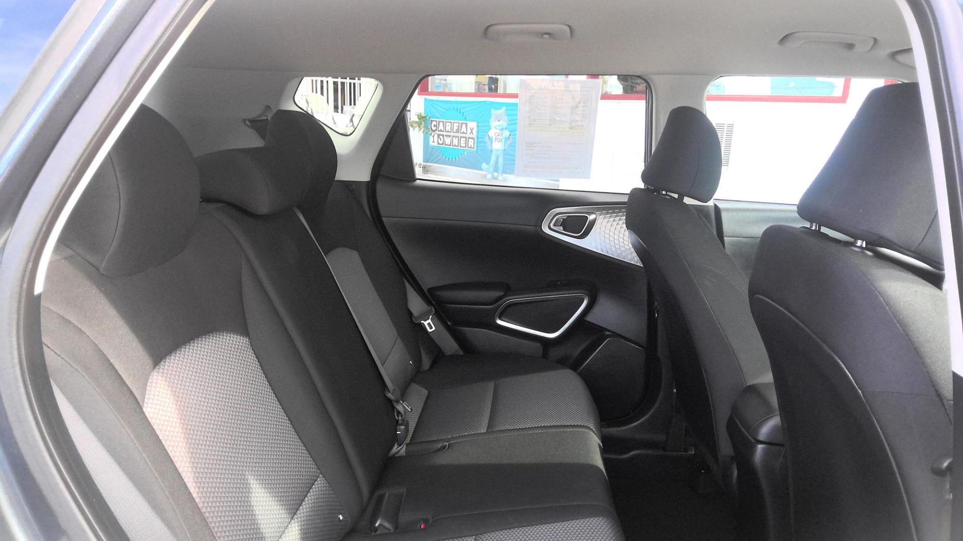 2024 GRAY Kia Soul LX CVT (KNDJ23AU4R7) with an 2.0L L4 DOHC 16V engine, CVT transmission, located at 502 S. Riverside Avenue, Medford, OR, 97501, (541) 773-3136, 42.322803, -122.867477 - Photo#5