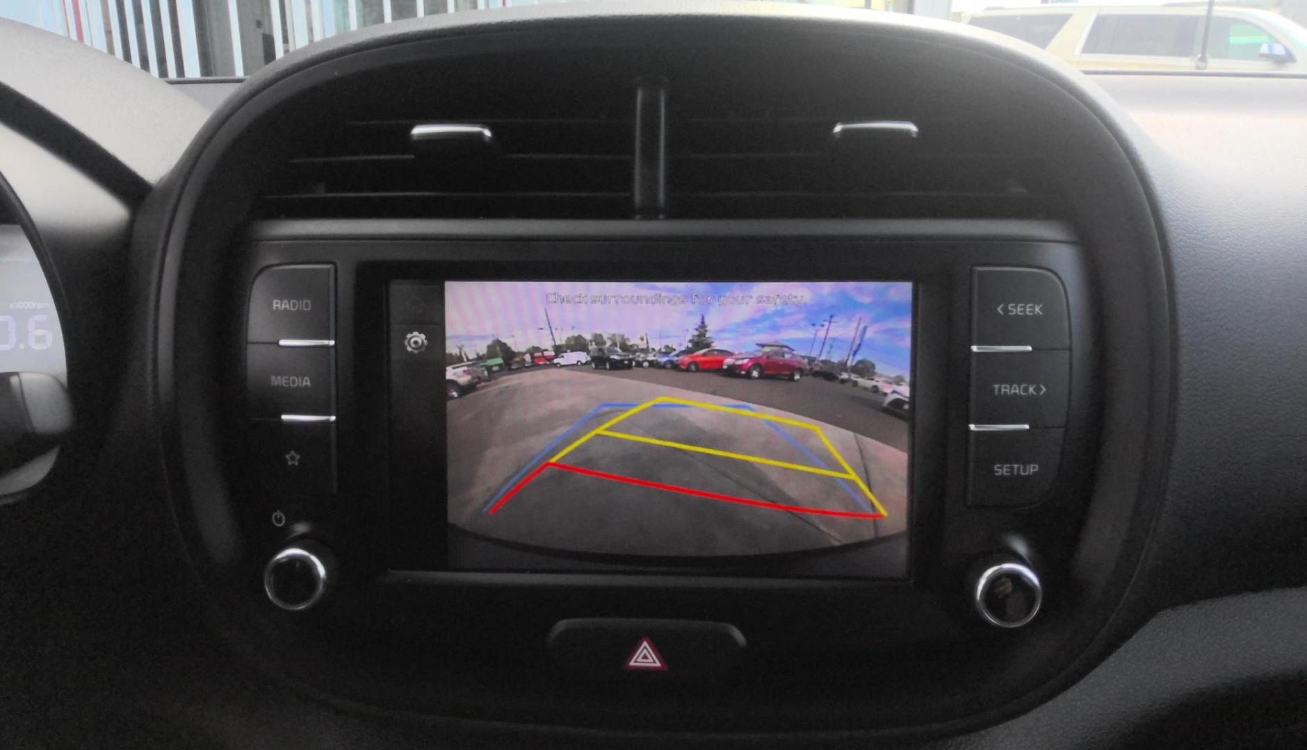 2024 GRAY Kia Soul LX CVT (KNDJ23AU4R7) with an 2.0L L4 DOHC 16V engine, CVT transmission, located at 502 S. Riverside Avenue, Medford, OR, 97501, (541) 773-3136, 42.322803, -122.867477 - Photo#7