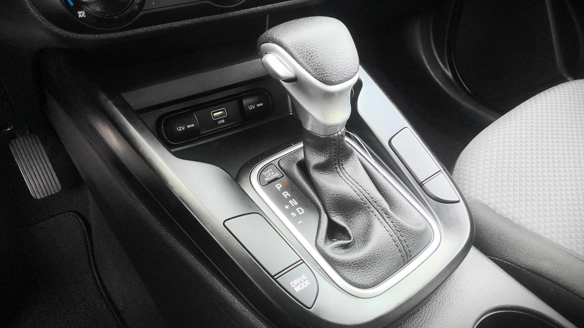 2024 GRAY Kia Soul LX CVT (KNDJ23AU4R7) with an 2.0L L4 DOHC 16V engine, CVT transmission, located at 502 S. Riverside Avenue, Medford, OR, 97501, (541) 773-3136, 42.322803, -122.867477 - Photo#8