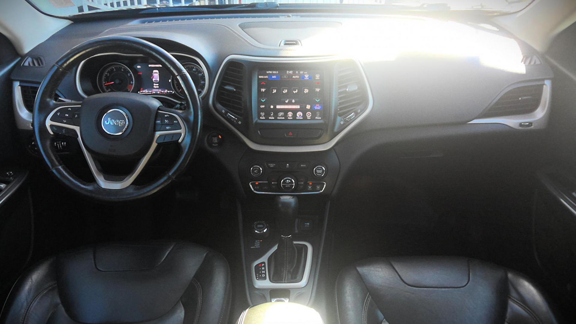 2015 BLUE Jeep Cherokee Limited 4WD (1C4PJMDB2FW) with an 2.4L L4 DOHC 16V engine, 9-Speed Automatic transmission, located at 502 S. Riverside Avenue, Medford, OR, 97501, (541) 773-3136, 42.322803, -122.867477 - Photo#9