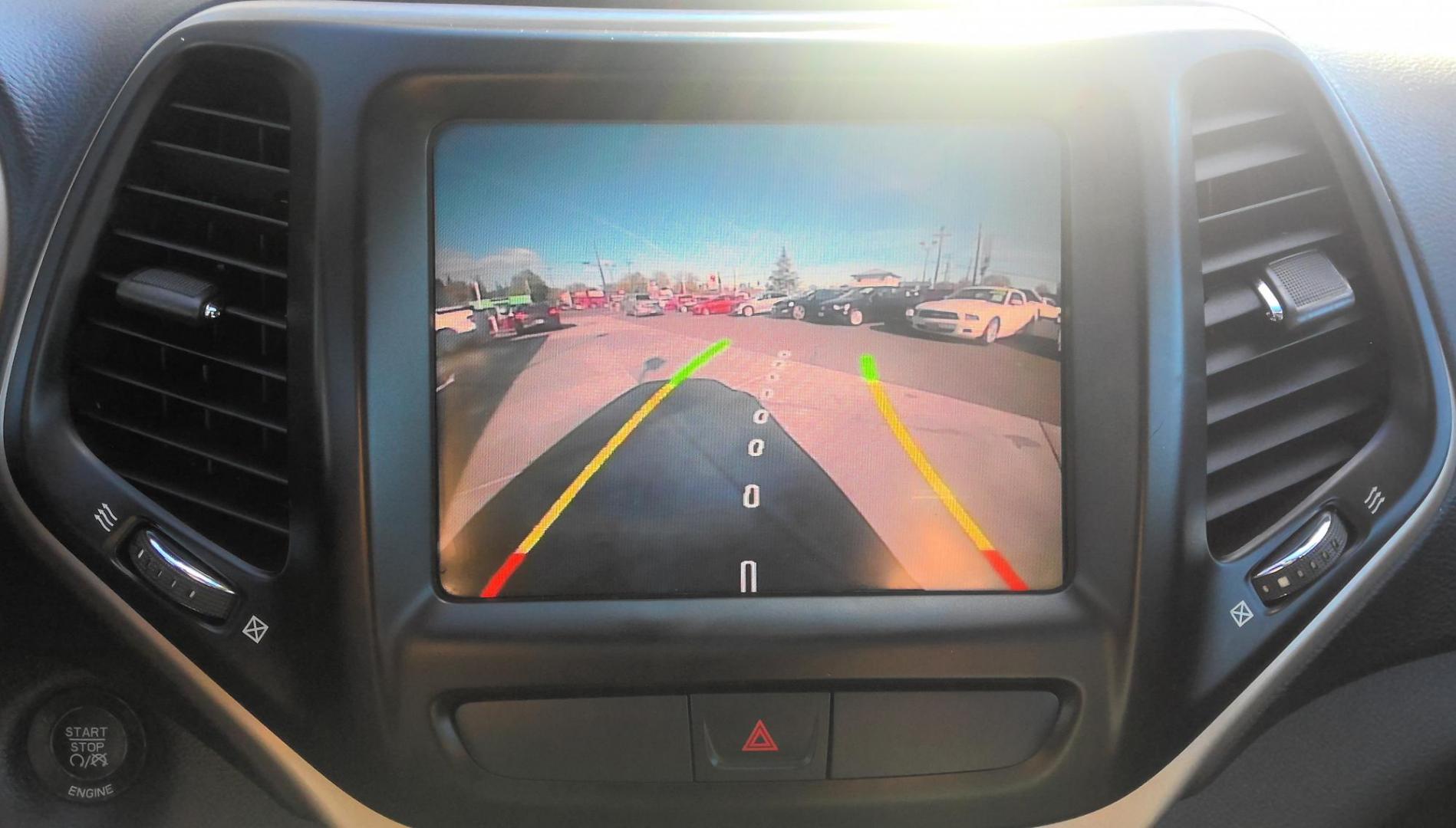 2015 BLUE Jeep Cherokee Limited 4WD (1C4PJMDB2FW) with an 2.4L L4 DOHC 16V engine, 9-Speed Automatic transmission, located at 502 S. Riverside Avenue, Medford, OR, 97501, (541) 773-3136, 42.322803, -122.867477 - Photo#11