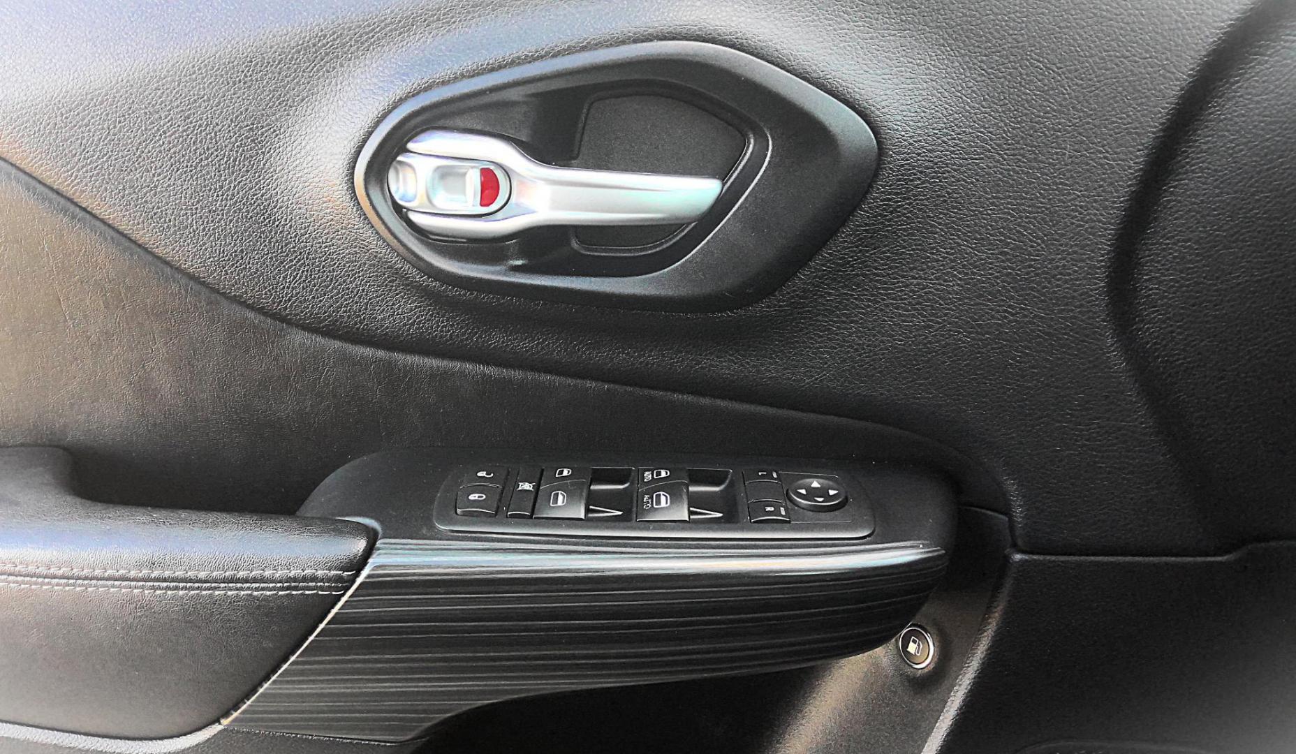 2015 BLUE Jeep Cherokee Limited 4WD (1C4PJMDB2FW) with an 2.4L L4 DOHC 16V engine, 9-Speed Automatic transmission, located at 502 S. Riverside Avenue, Medford, OR, 97501, (541) 773-3136, 42.322803, -122.867477 - Photo#16