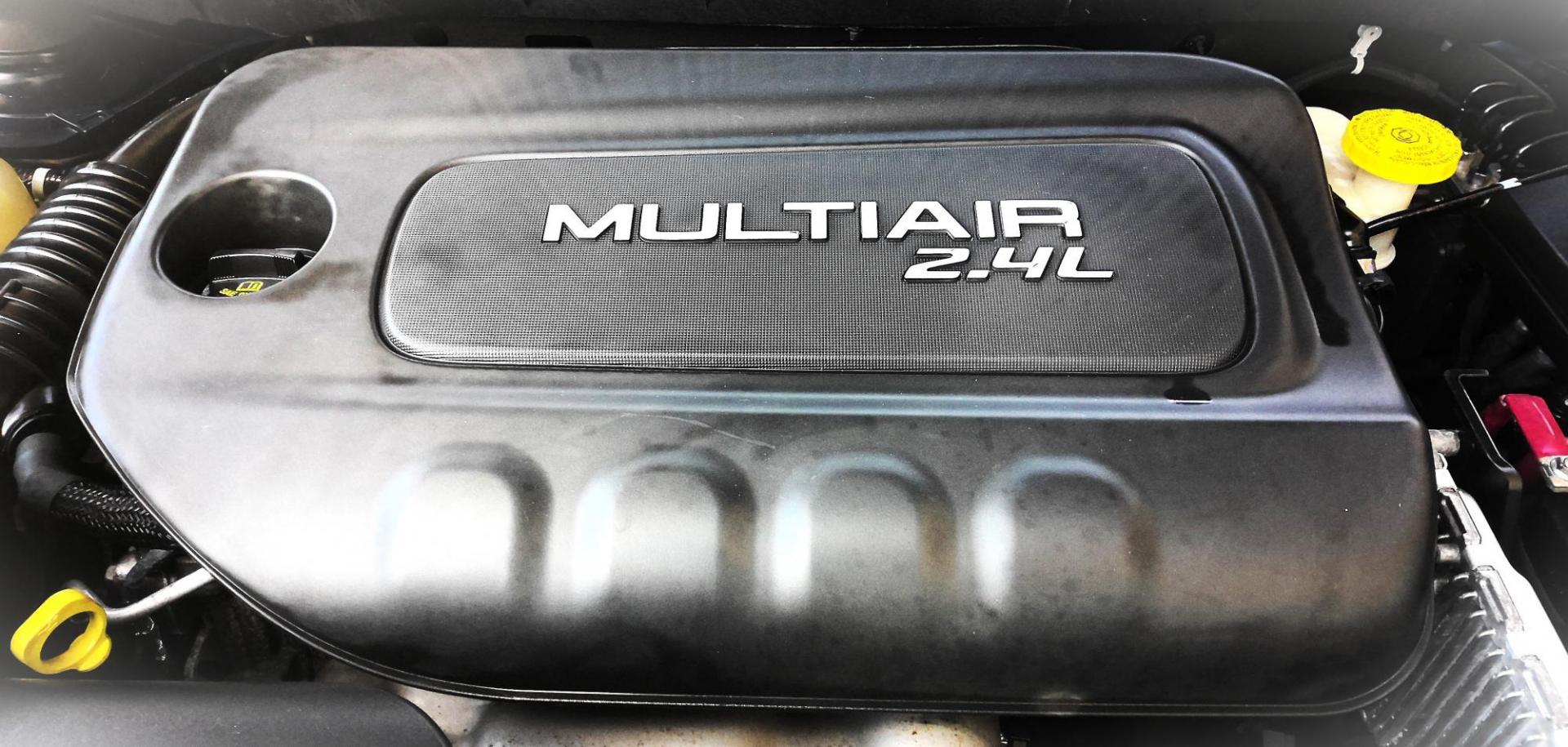 2015 BLUE Jeep Cherokee Limited 4WD (1C4PJMDB2FW) with an 2.4L L4 DOHC 16V engine, 9-Speed Automatic transmission, located at 502 S. Riverside Avenue, Medford, OR, 97501, (541) 773-3136, 42.322803, -122.867477 - Photo#19