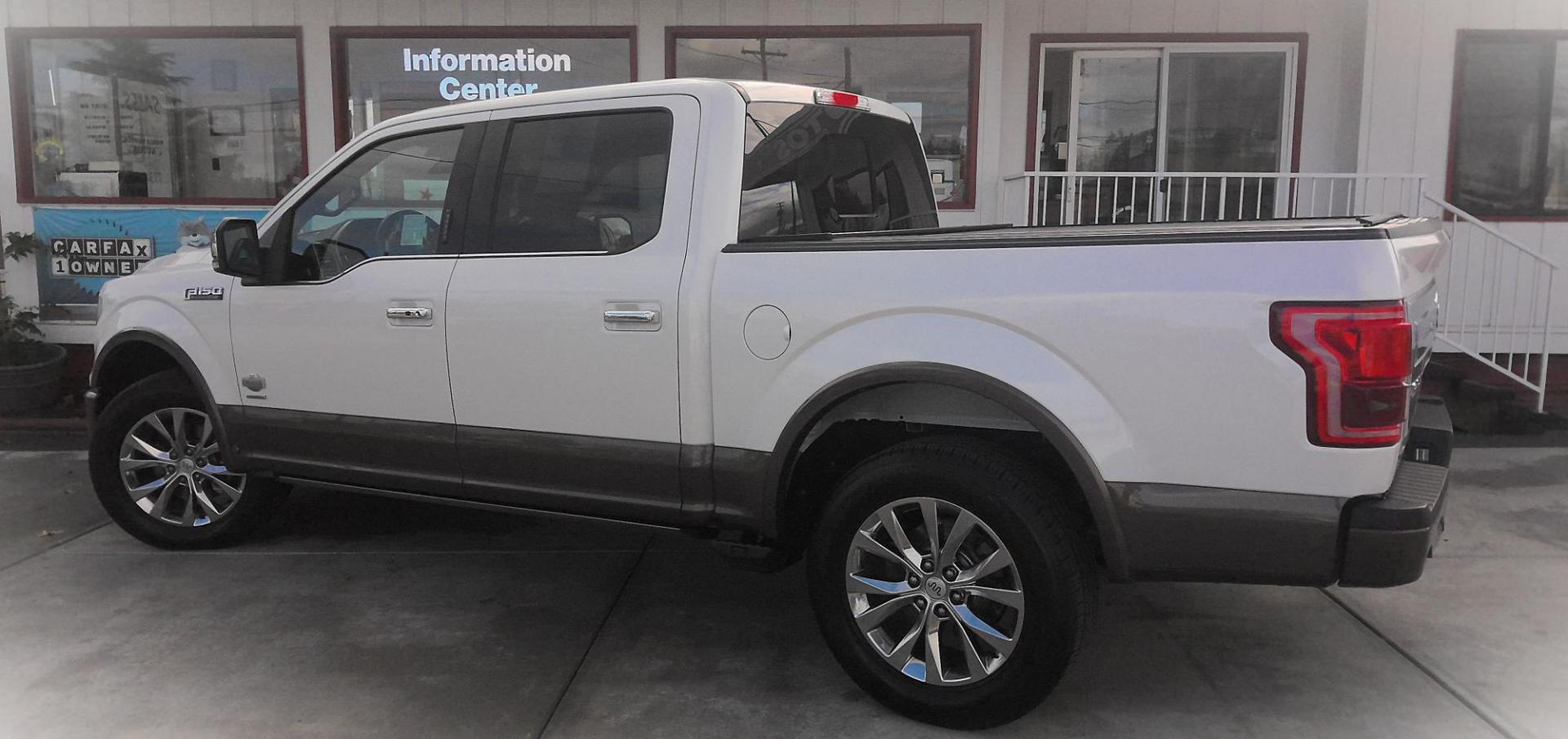2017 WHITE Ford F-150 XLT SuperCrew 6.5-ft. Bed 4WD (1FTEW1EG4HF) with an 3.5L V6 TURBO engine, 6A transmission, located at 502 S. Riverside Avenue, Medford, OR, 97501, (541) 773-3136, 42.322803, -122.867477 - Photo#2