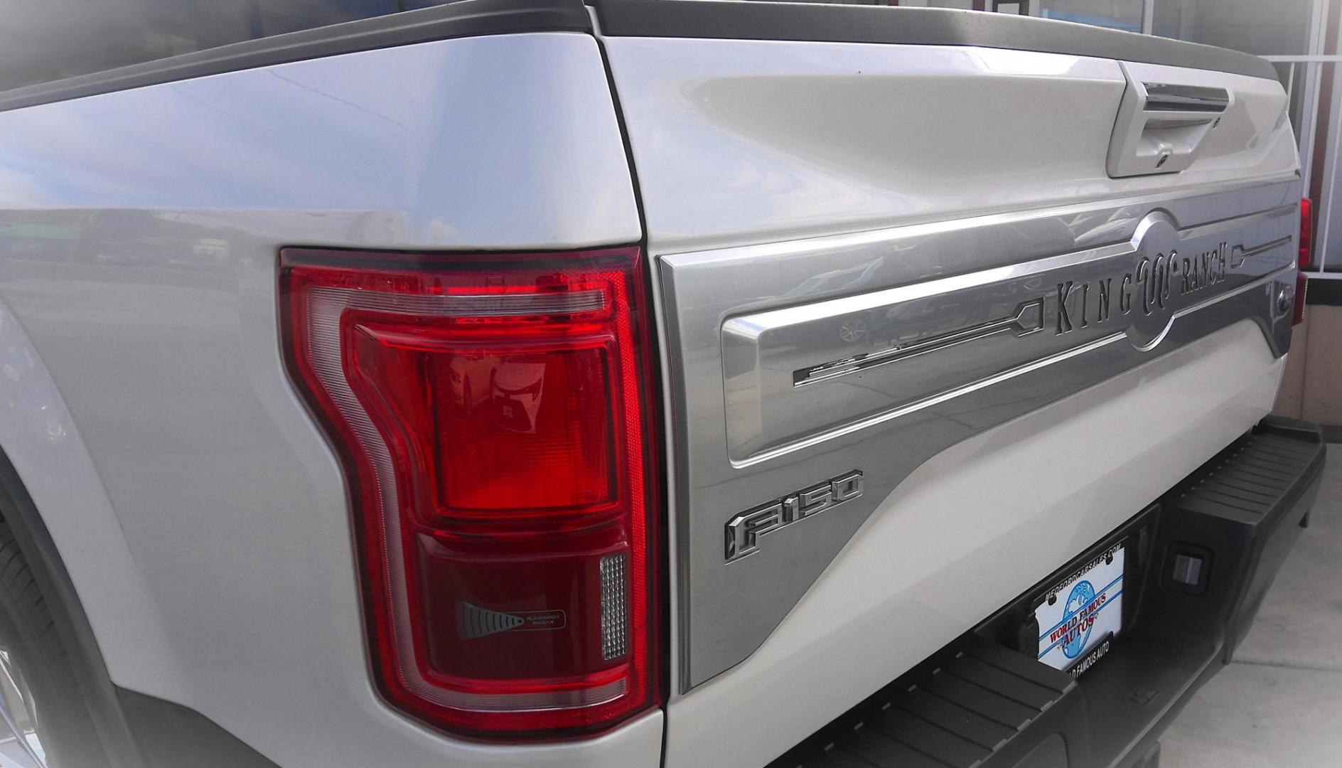 2017 WHITE Ford F-150 XLT SuperCrew 6.5-ft. Bed 4WD (1FTEW1EG4HF) with an 3.5L V6 TURBO engine, 6A transmission, located at 502 S. Riverside Avenue, Medford, OR, 97501, (541) 773-3136, 42.322803, -122.867477 - Photo#5