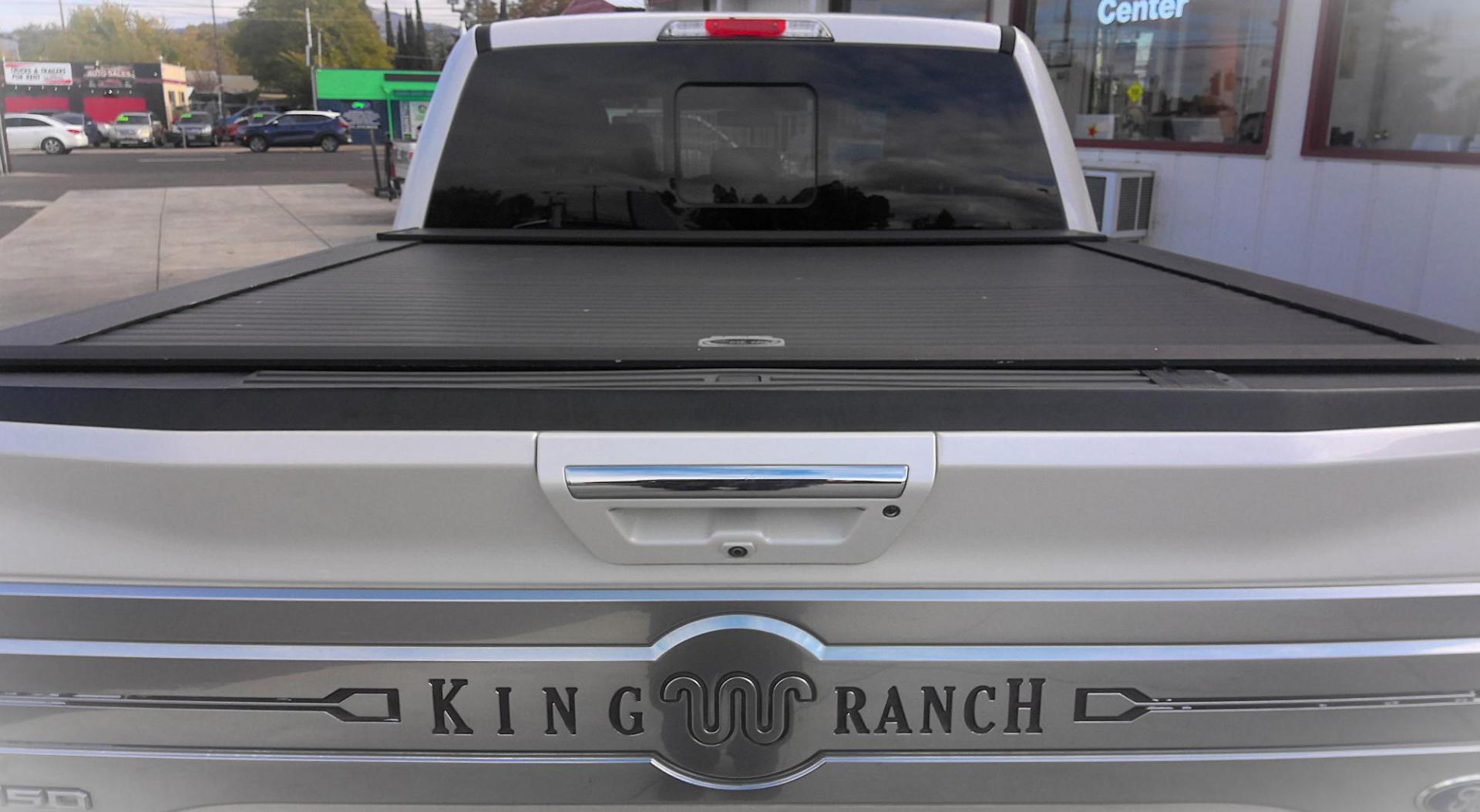 2017 WHITE Ford F-150 XLT SuperCrew 6.5-ft. Bed 4WD (1FTEW1EG4HF) with an 3.5L V6 TURBO engine, 6A transmission, located at 502 S. Riverside Avenue, Medford, OR, 97501, (541) 773-3136, 42.322803, -122.867477 - Photo#7