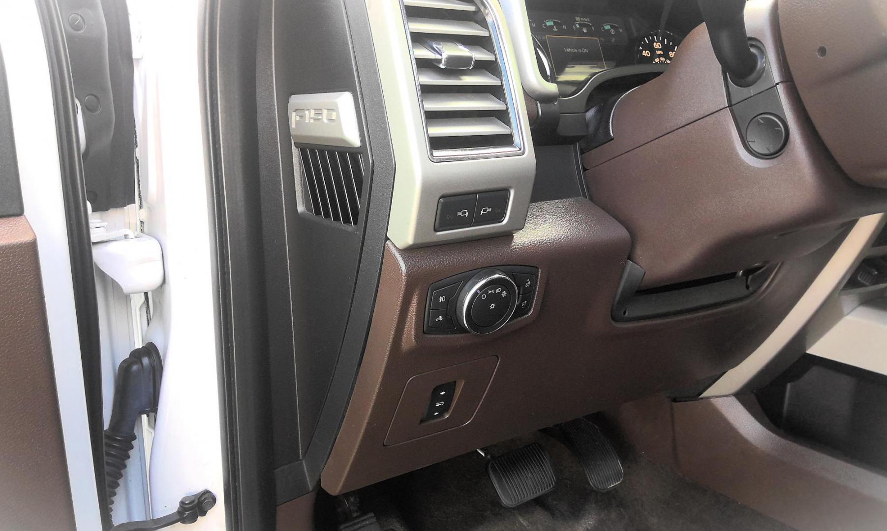 2017 WHITE Ford F-150 XLT SuperCrew 6.5-ft. Bed 4WD (1FTEW1EG4HF) with an 3.5L V6 TURBO engine, 6A transmission, located at 502 S. Riverside Avenue, Medford, OR, 97501, (541) 773-3136, 42.322803, -122.867477 - Photo#19