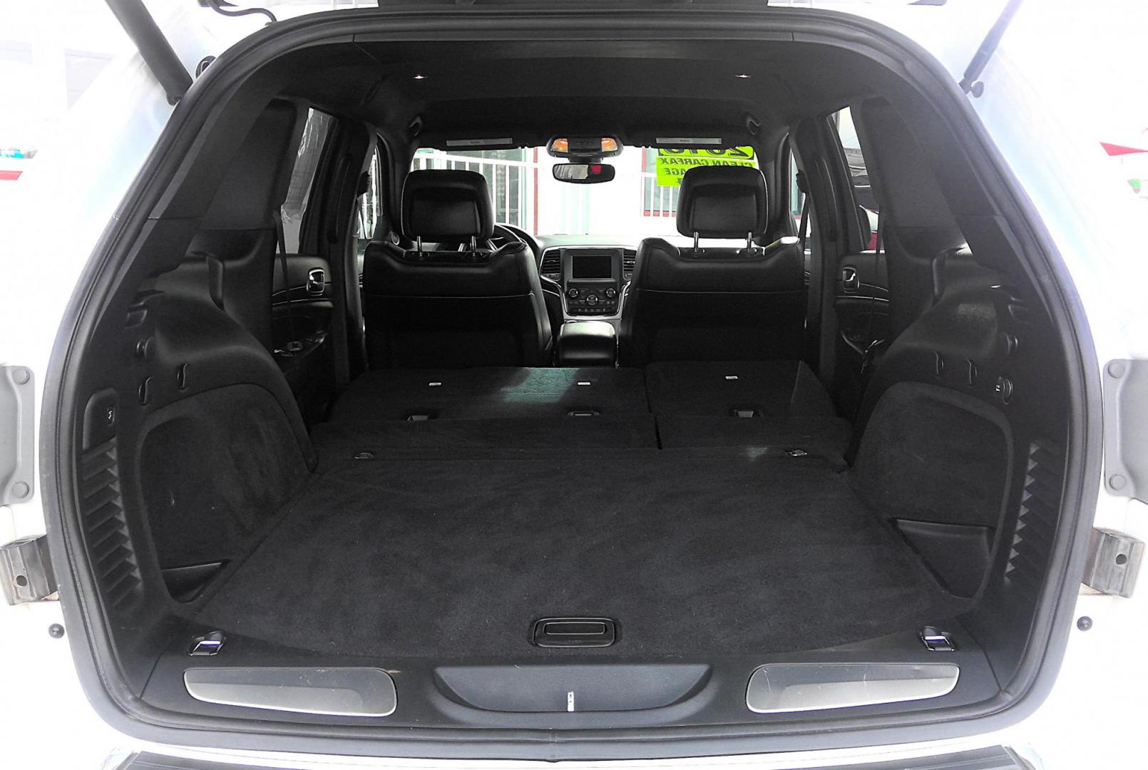 2018 WHITE Jeep Grand Cherokee Limited 4WD (1C4RJFBG6JC) with an 3.6L V6 DOHC 24V engine, 8A transmission, located at 502 S. Riverside Avenue, Medford, OR, 97501, (541) 773-3136, 42.322803, -122.867477 - Photo#6