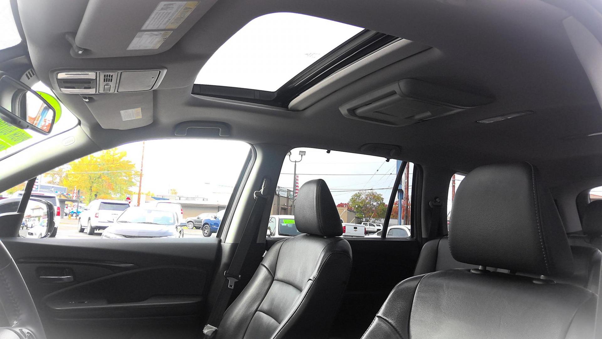 2016 GRAY Honda Pilot Touring 4WD (5FNYF6H97GB) with an 3.5L V6 SOHC 24V engine, 9-Speed Automatic transmission, located at 502 S. Riverside Avenue, Medford, OR, 97501, (541) 773-3136, 42.322803, -122.867477 - Photo#17