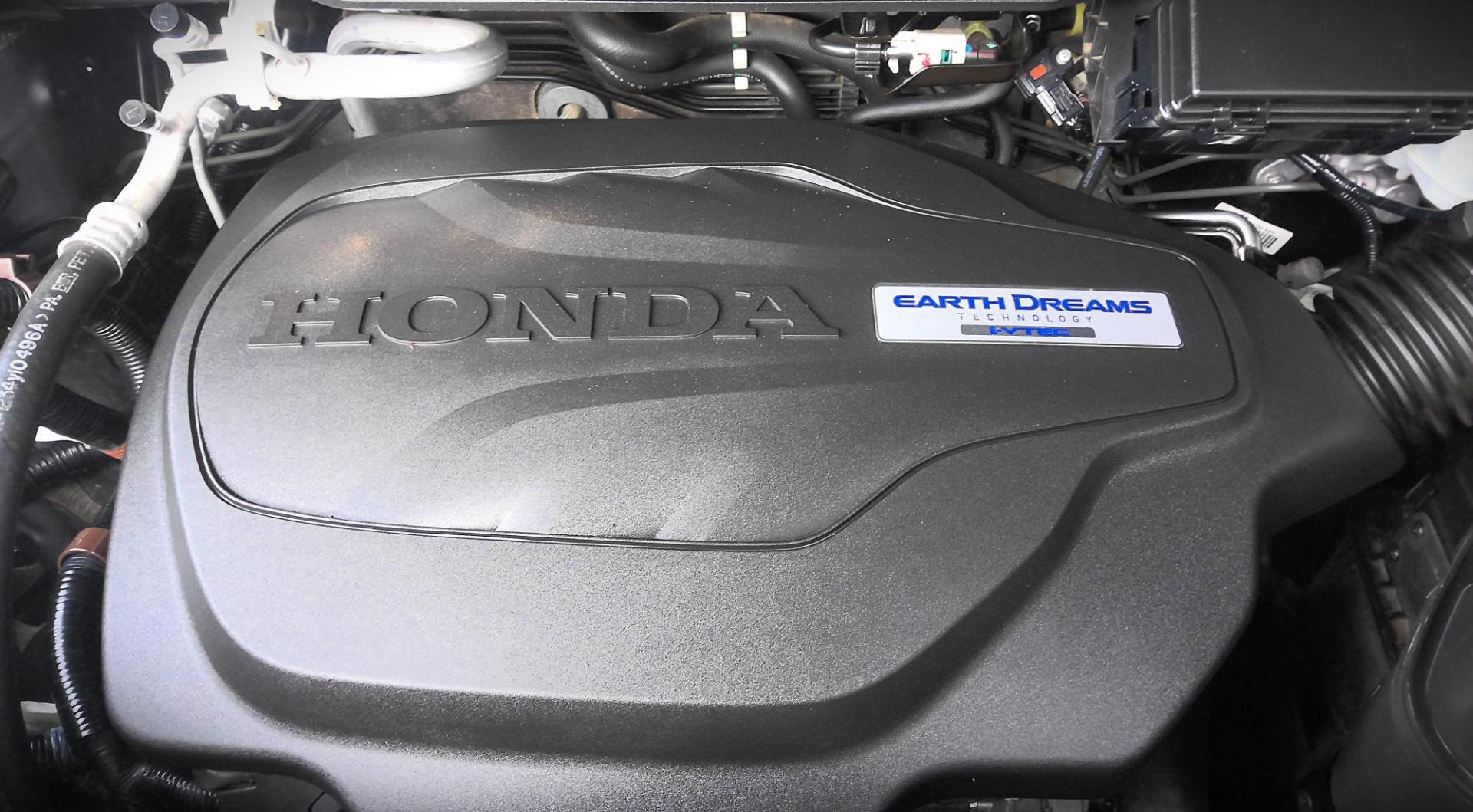 2016 GRAY Honda Pilot Touring 4WD (5FNYF6H97GB) with an 3.5L V6 SOHC 24V engine, 9-Speed Automatic transmission, located at 502 S. Riverside Avenue, Medford, OR, 97501, (541) 773-3136, 42.322803, -122.867477 - Photo#20