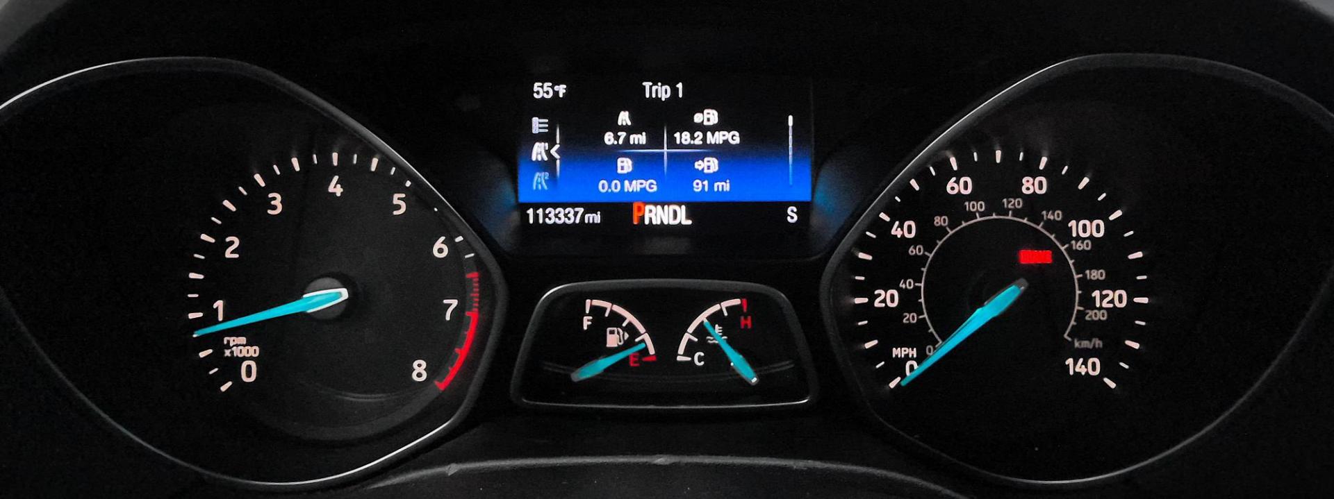 2017 WHITE Ford Focus SE Sedan (1FADP3F29HL) with an 2.0L L4 DOHC 16V engine, located at 502 S. Riverside Avenue, Medford, OR, 97501, (541) 773-3136, 42.322803, -122.867477 - Photo#11